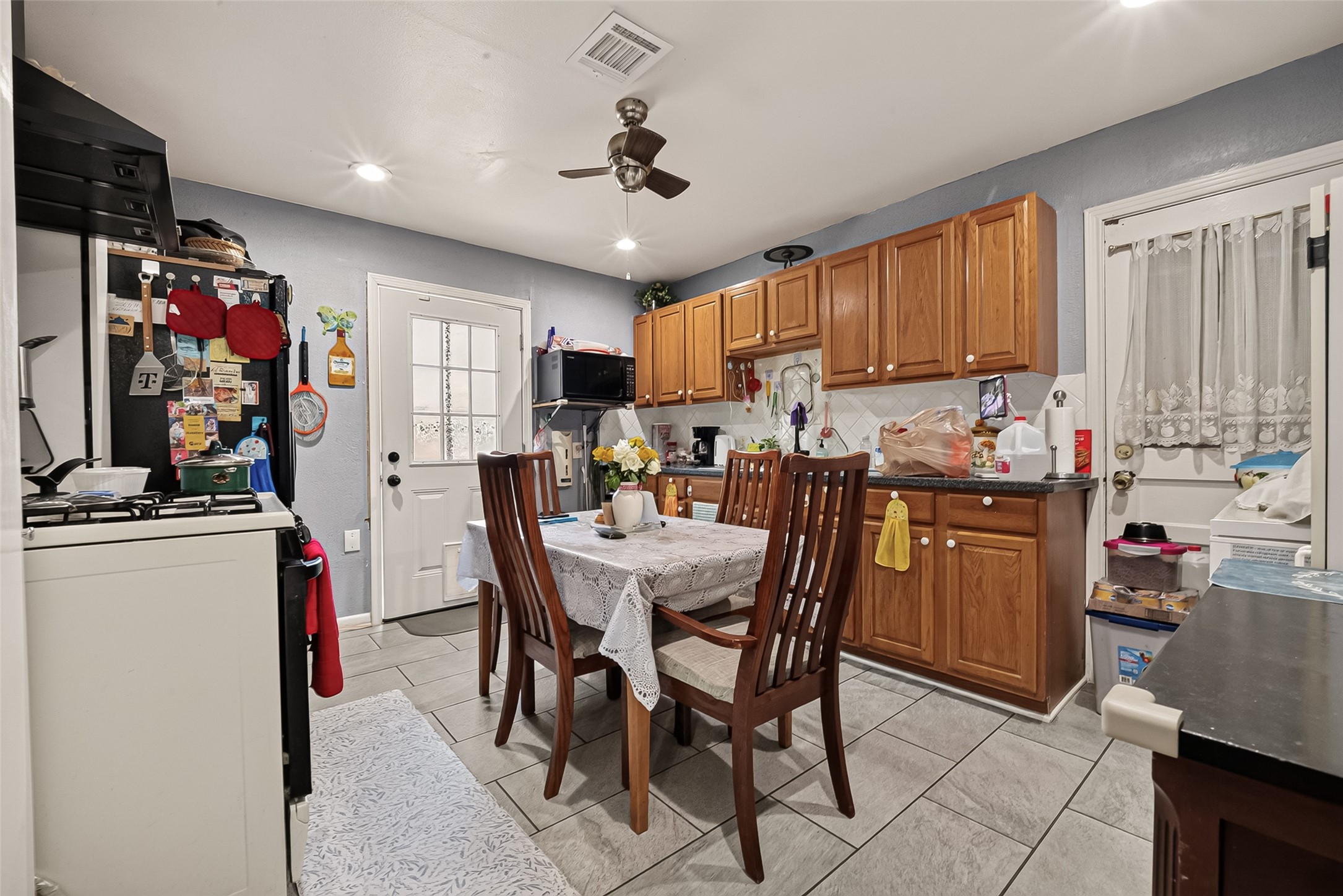 2926 Robertson Street Property Photo 5
