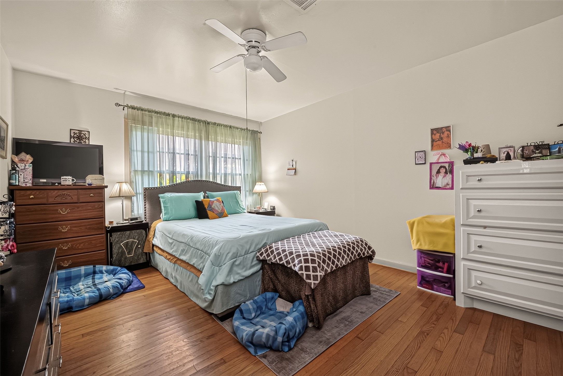 2926 Robertson Street Property Photo 6