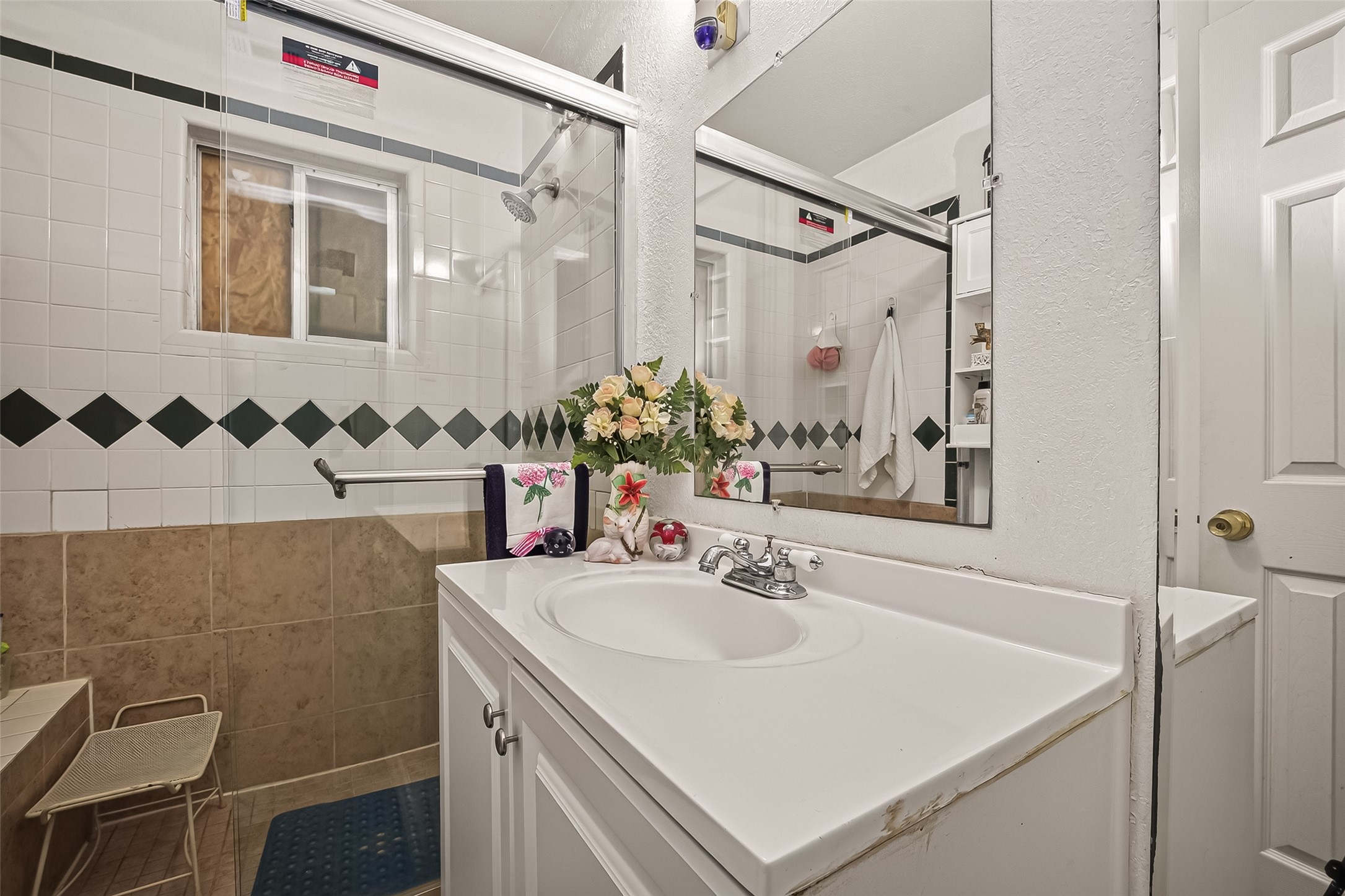 2926 Robertson Street Property Photo 10