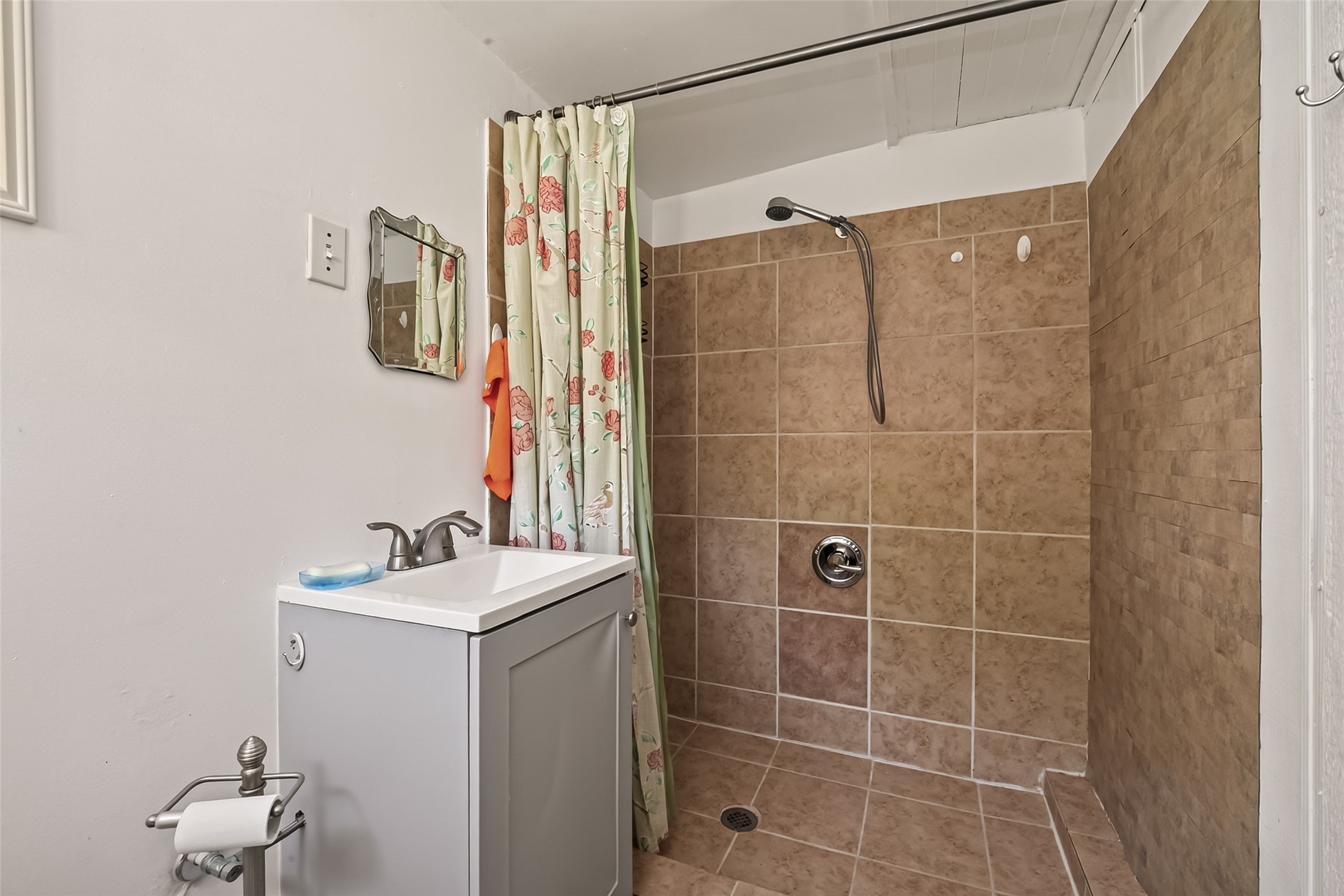 2926 Robertson Street Property Photo 14