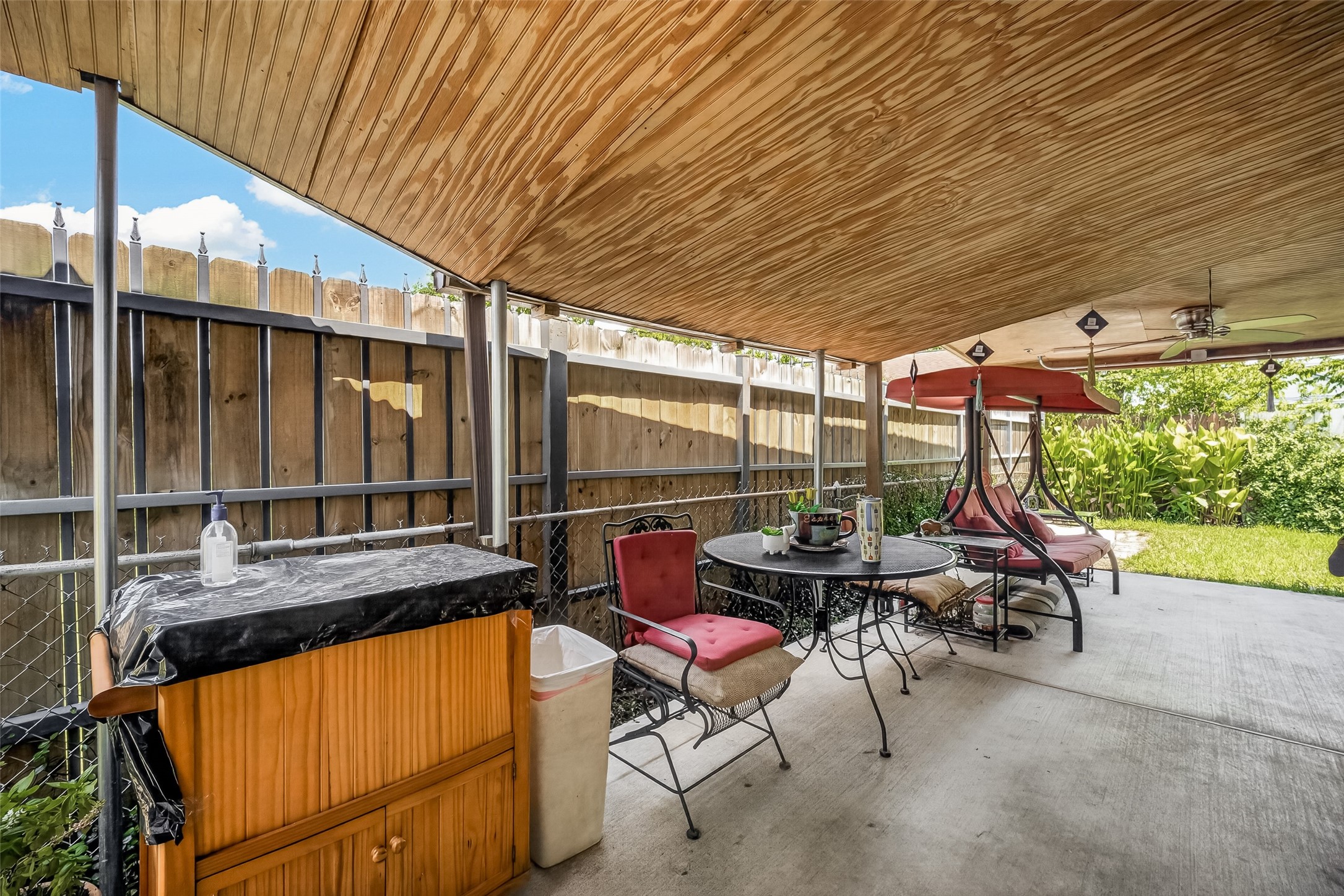 2926 Robertson Street Property Photo 15