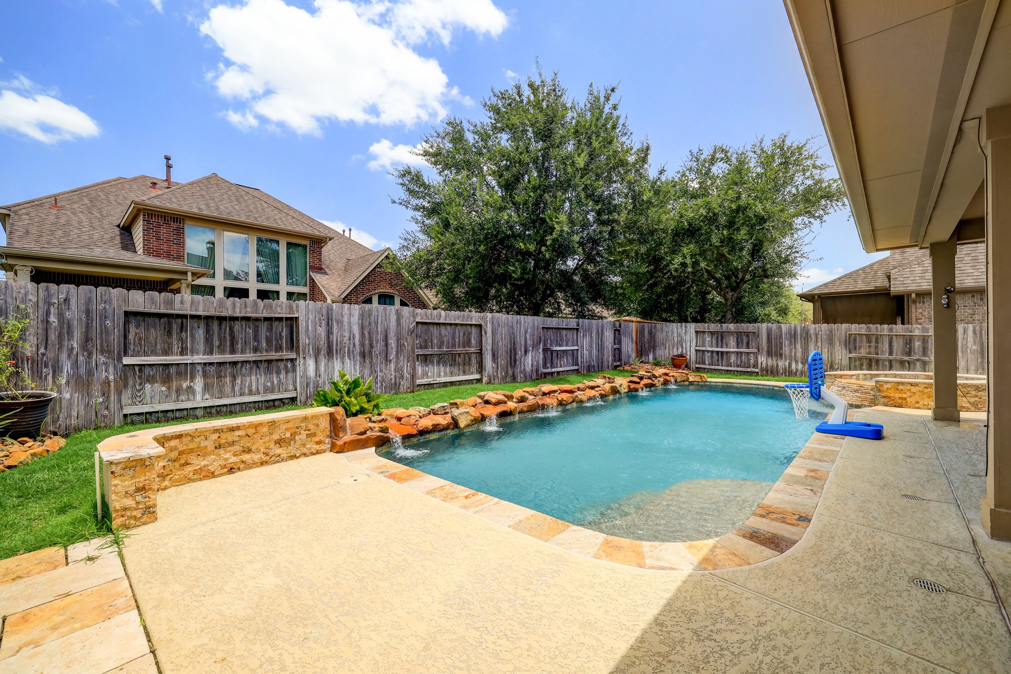 16814 Kilgarth Drive Property Photo 1