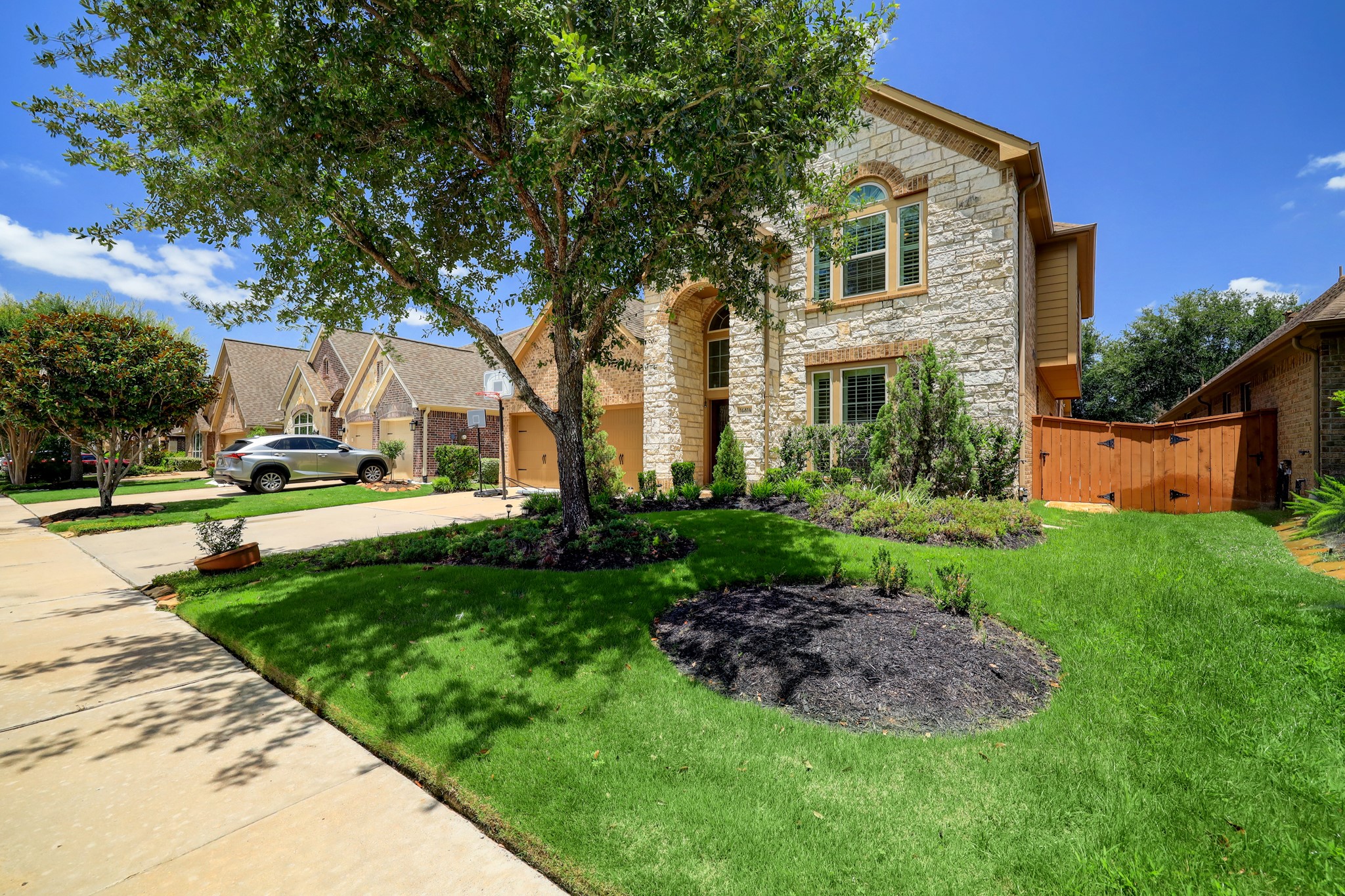 16814 Kilgarth Drive Property Photo 4