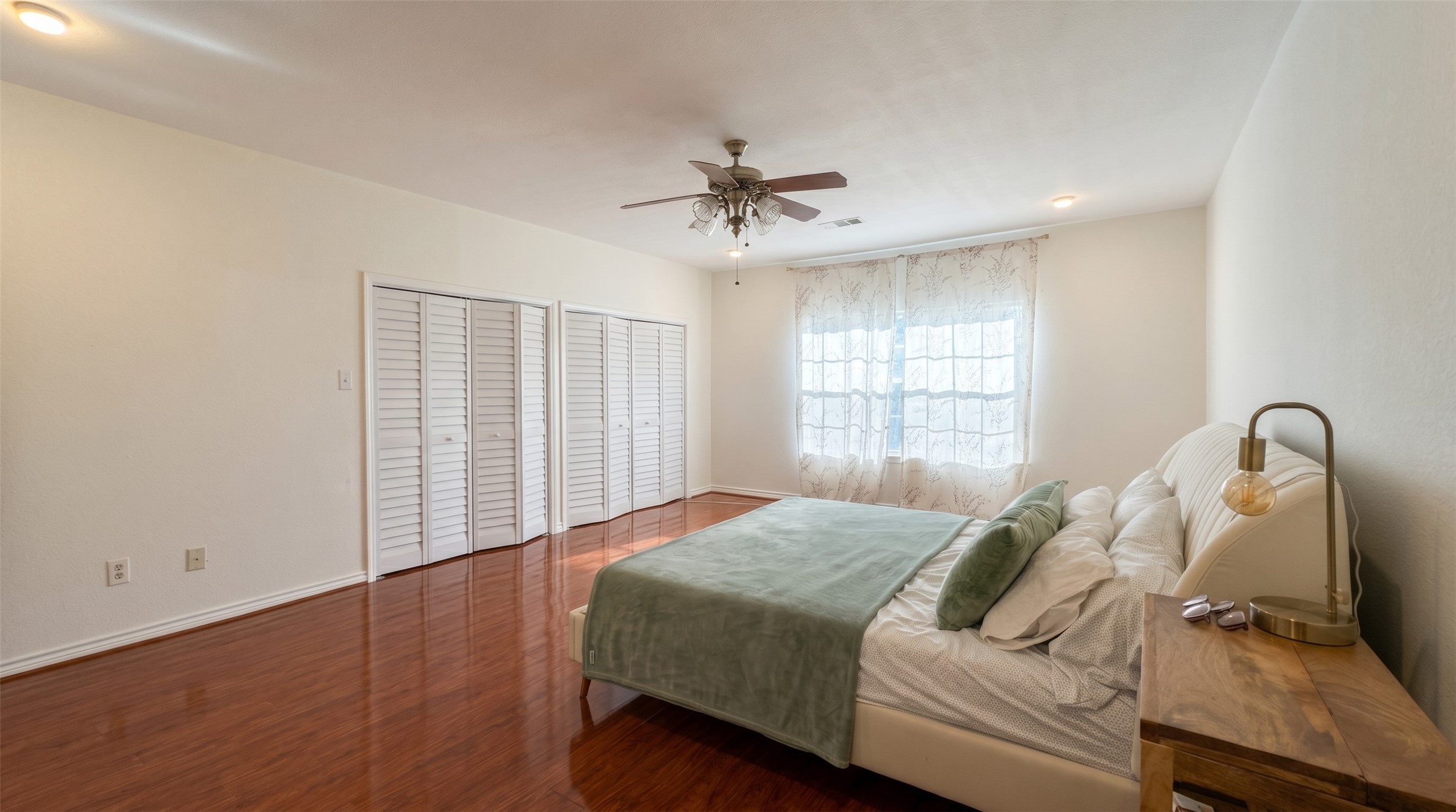 384 Wilcrest Drive 384 Property Photo 10