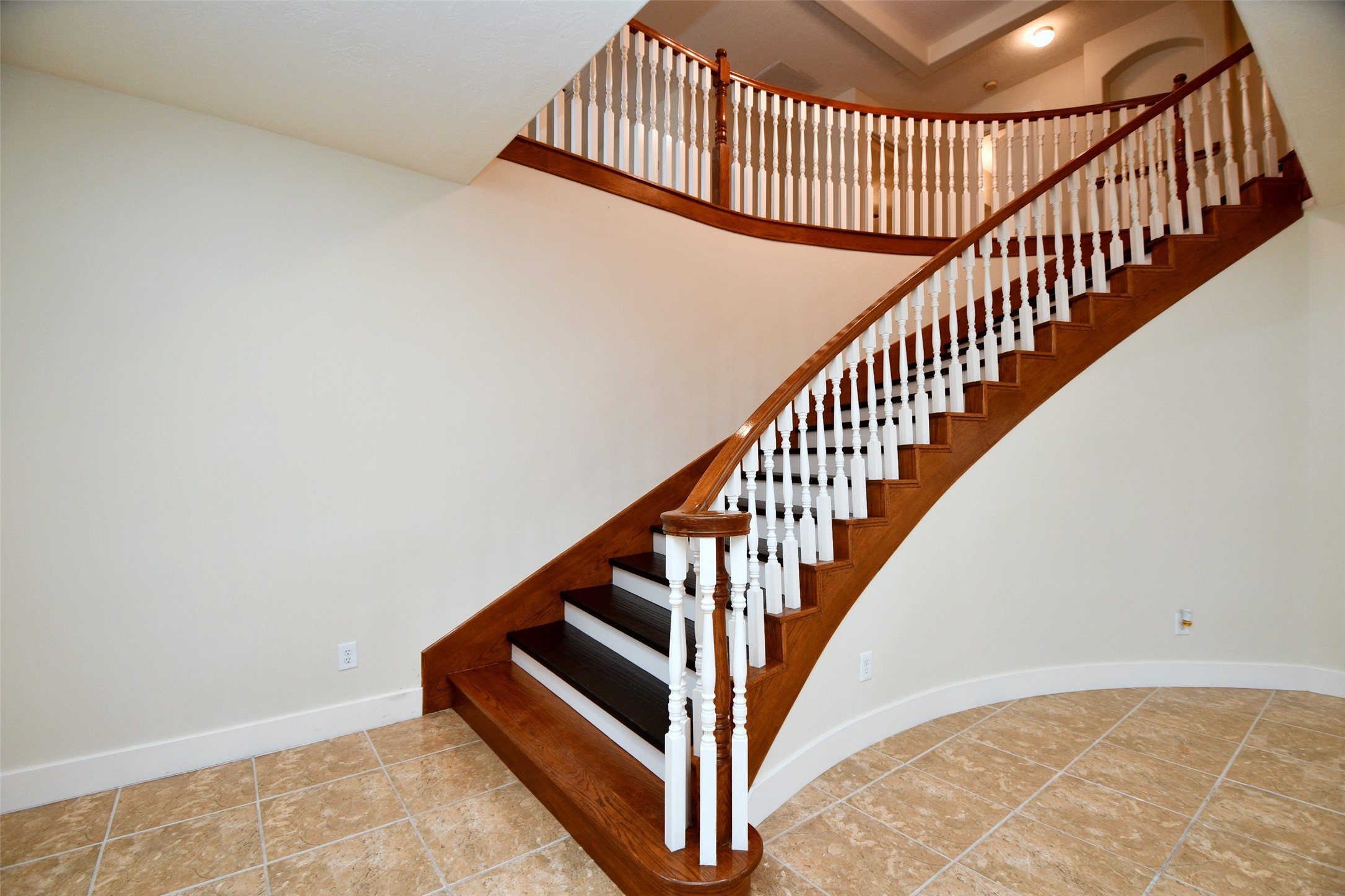 5211 Holly View Property Photo 6