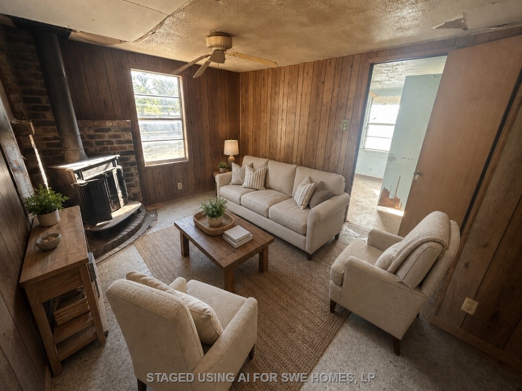 710 E Walnut Street Property Photo 3