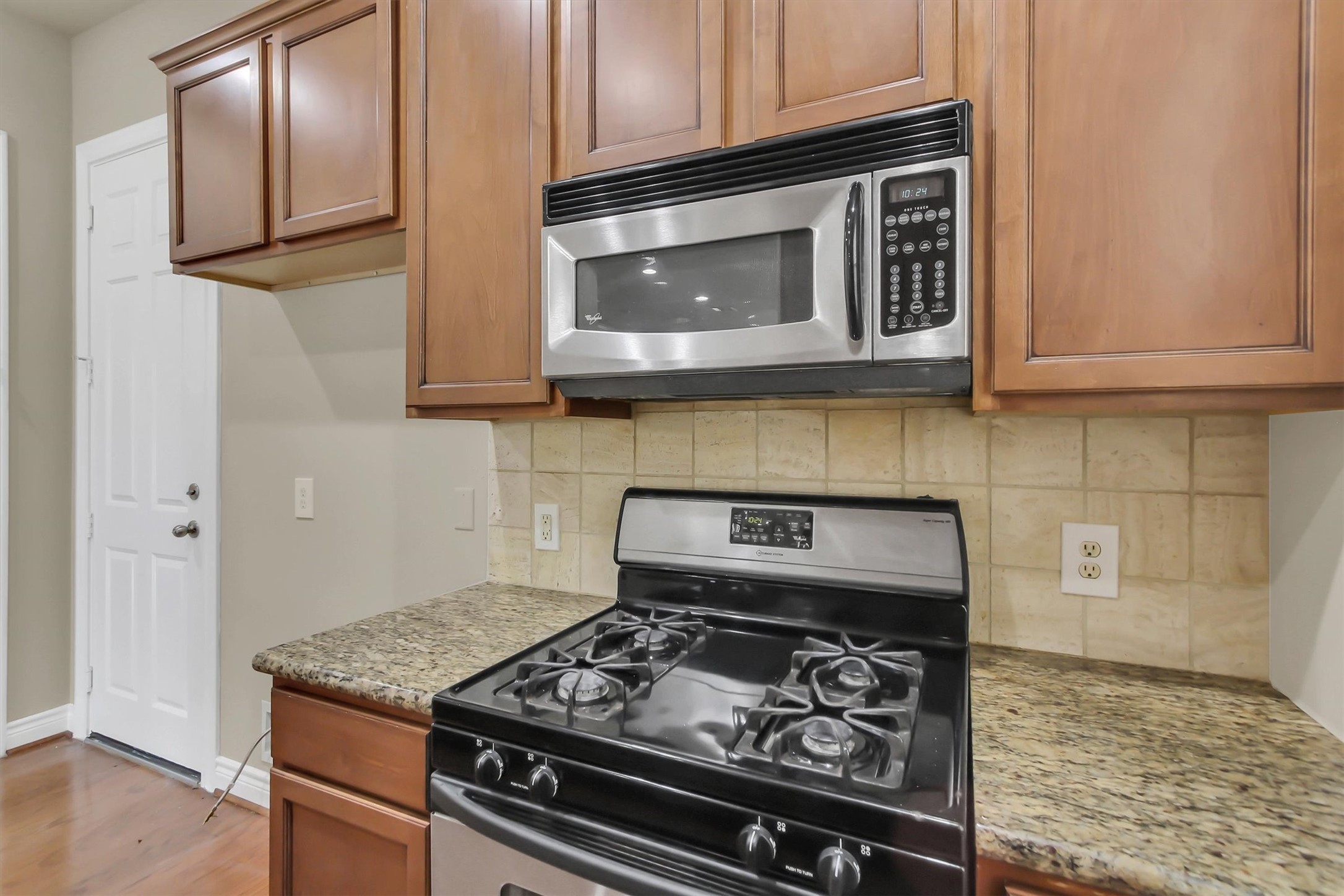 9006 Lakes At 610 Drive Property Photo 14