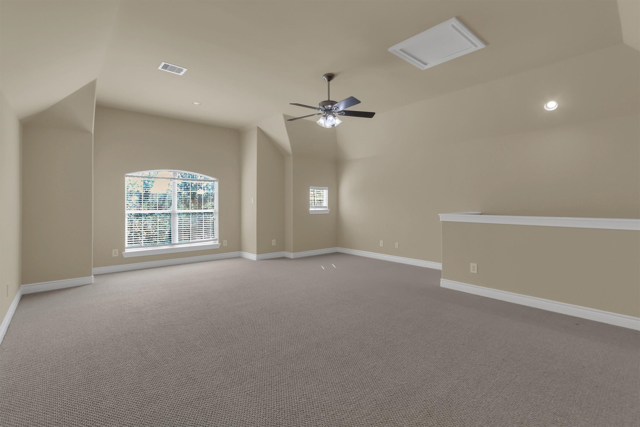 9006 Lakes At 610 Drive Property Photo 25