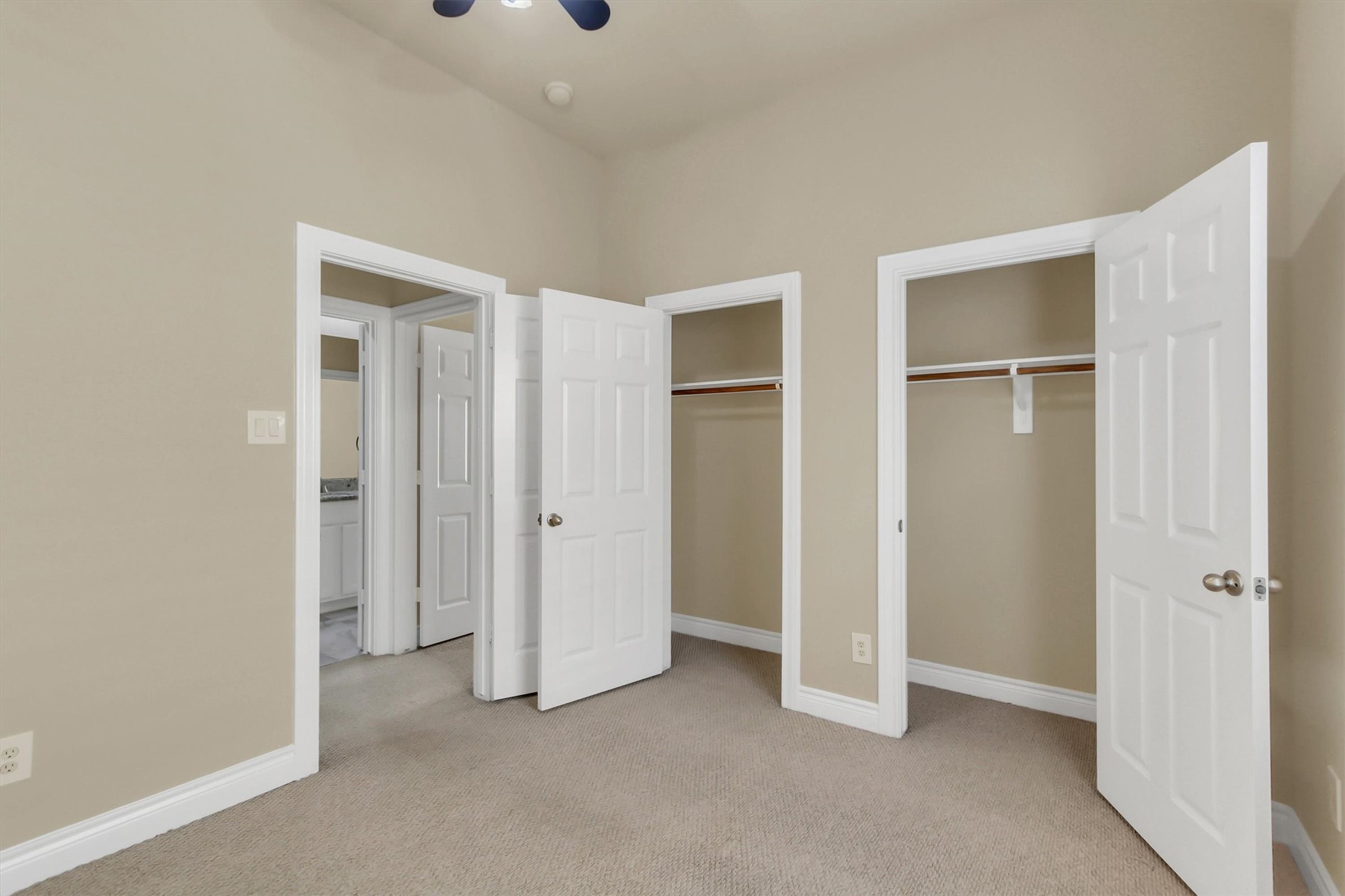 9006 Lakes At 610 Drive Property Photo 31