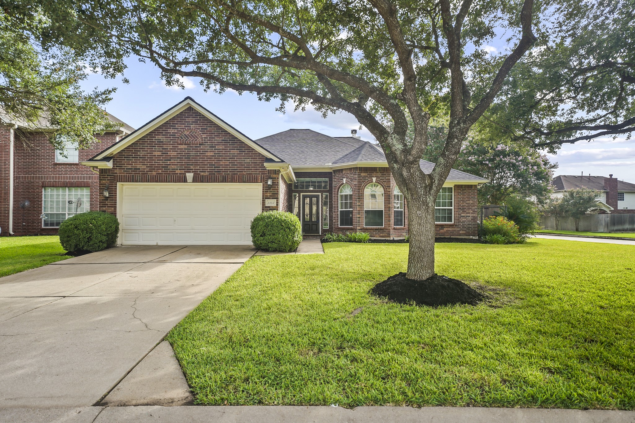 3343 Summerwood Lane Property Photo 1