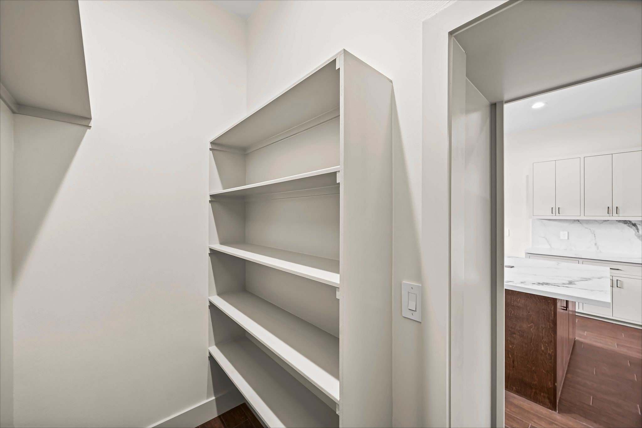 5300 Hemlock Drive Property Photo 10