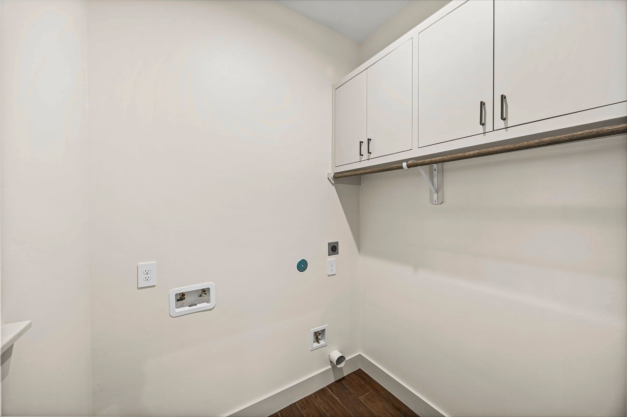 5300 Hemlock Drive Property Photo 22