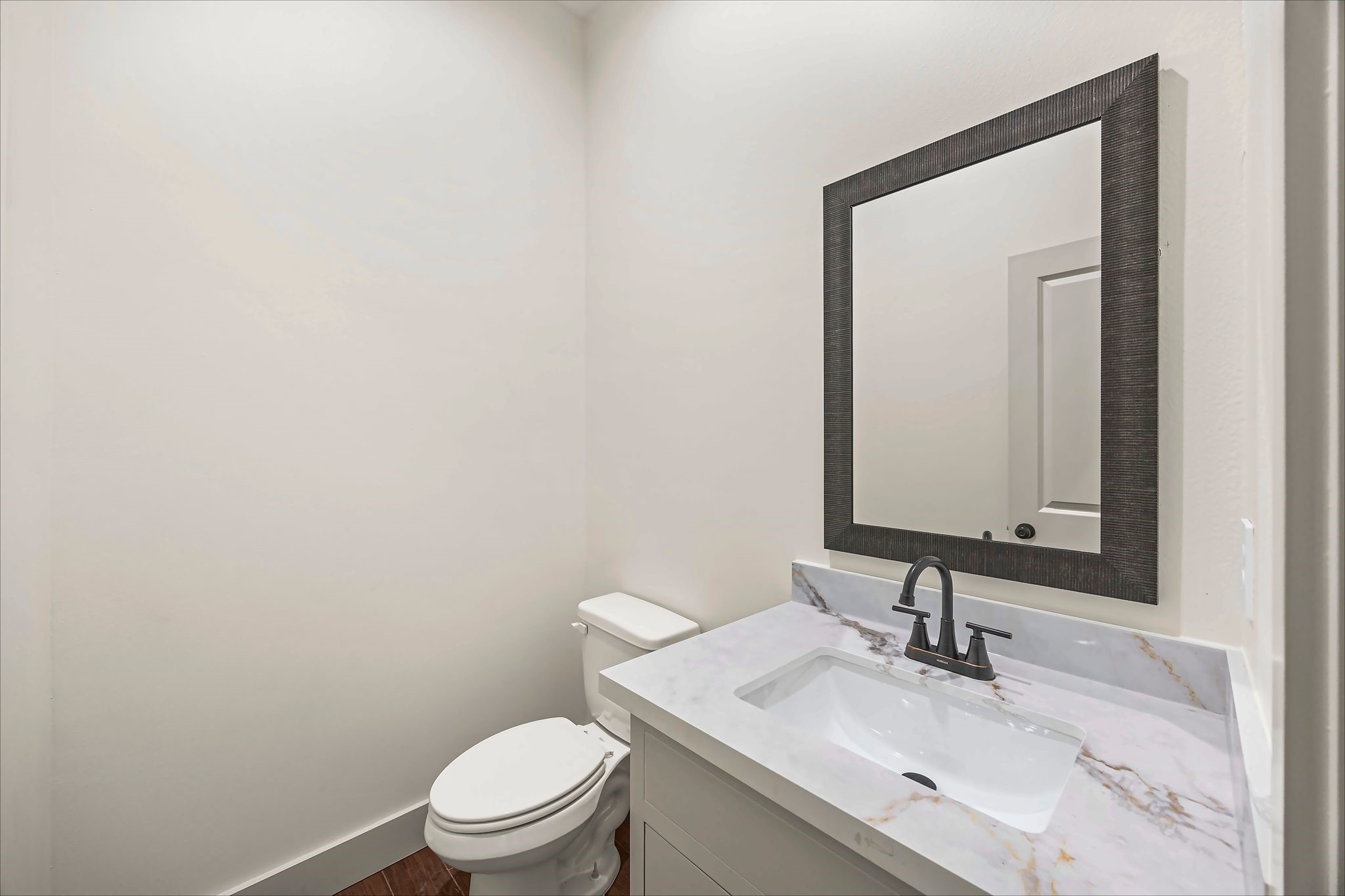 5300 Hemlock Drive Property Photo 23