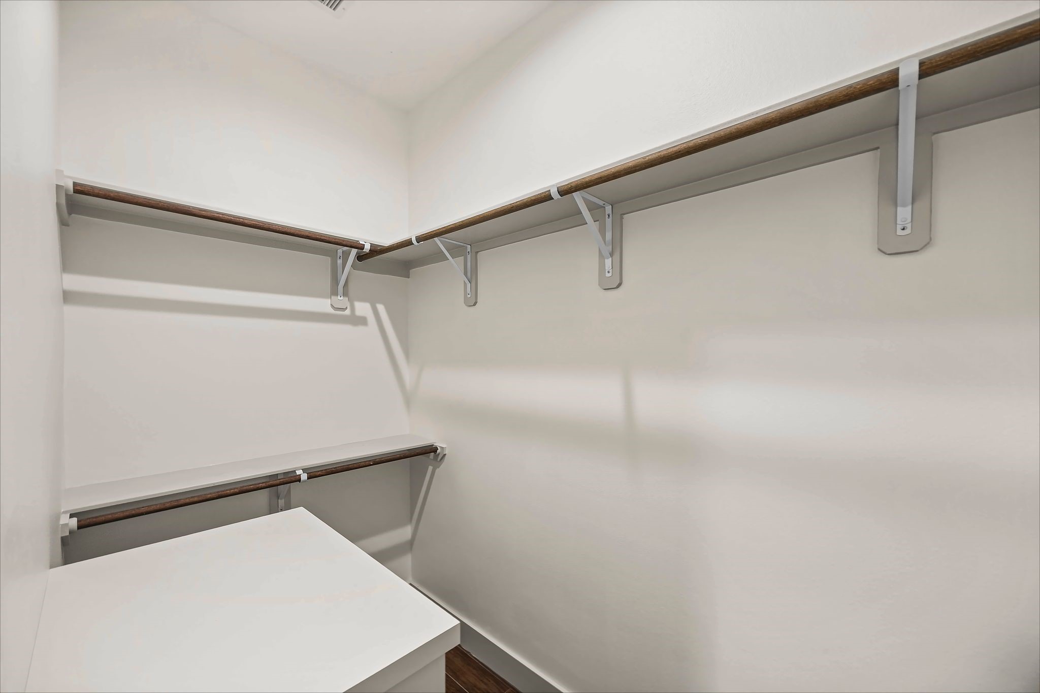 5300 Hemlock Drive Property Photo 32