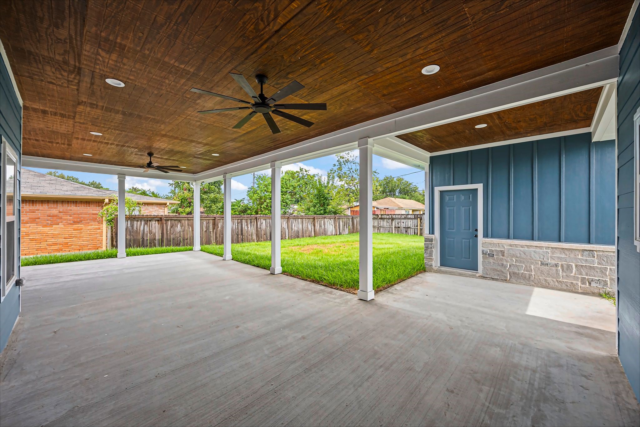 5300 Hemlock Drive Property Photo 35
