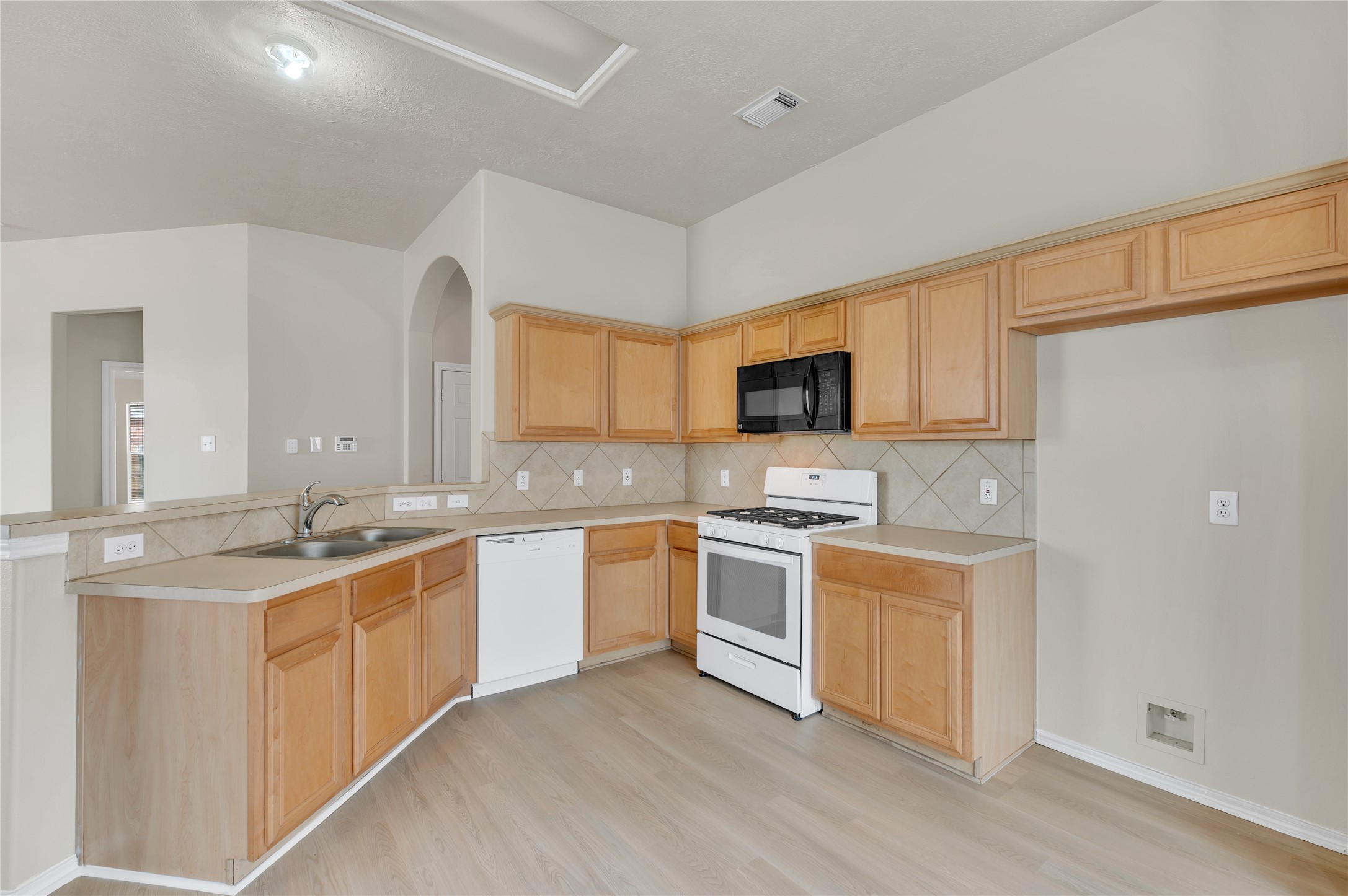 5010 Blanco Drive Property Photo 6
