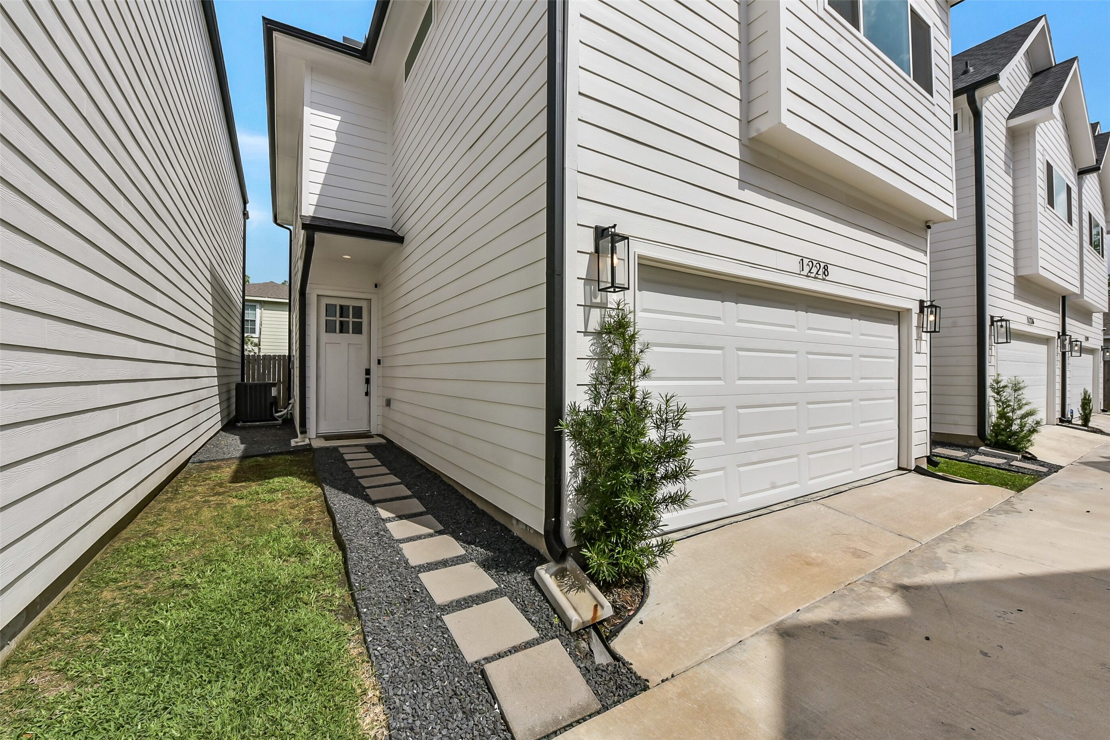 1228 Mcneil Street Property Photo 4