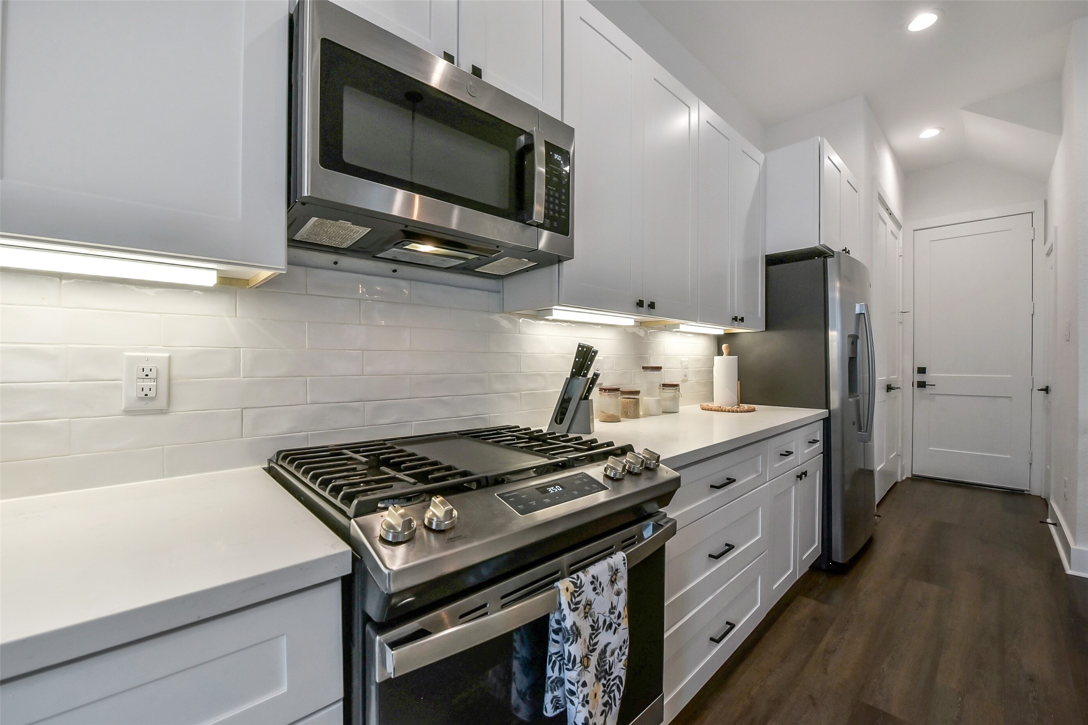 1228 Mcneil Street Property Photo 11