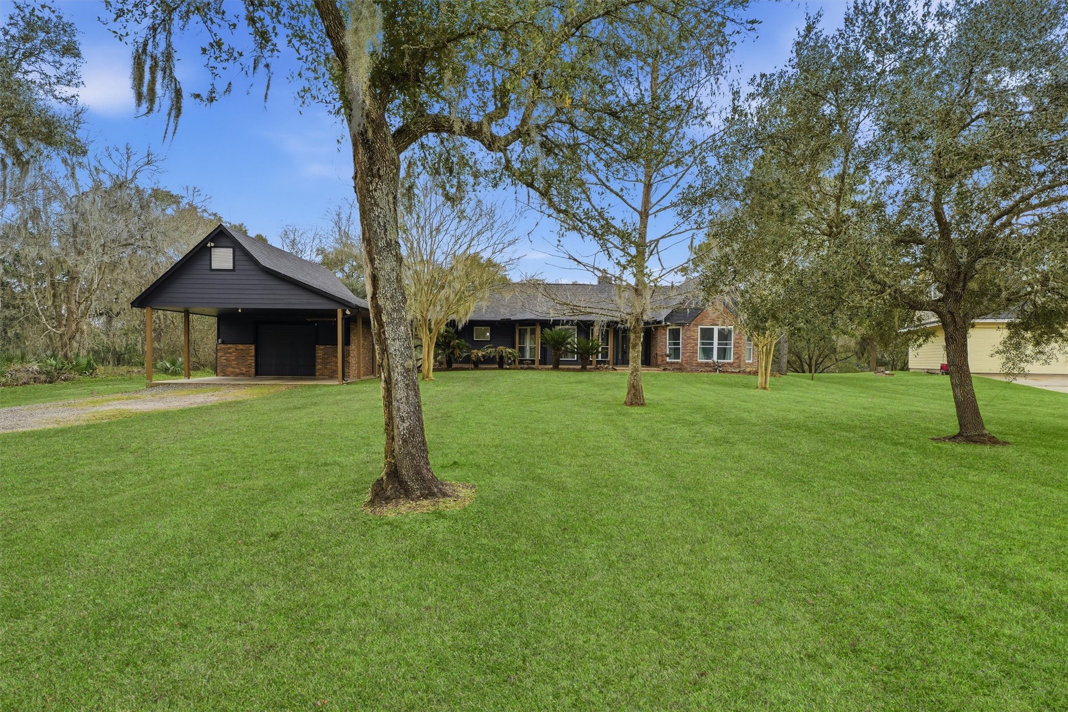 4701 County Road 747a Property Photo 4
