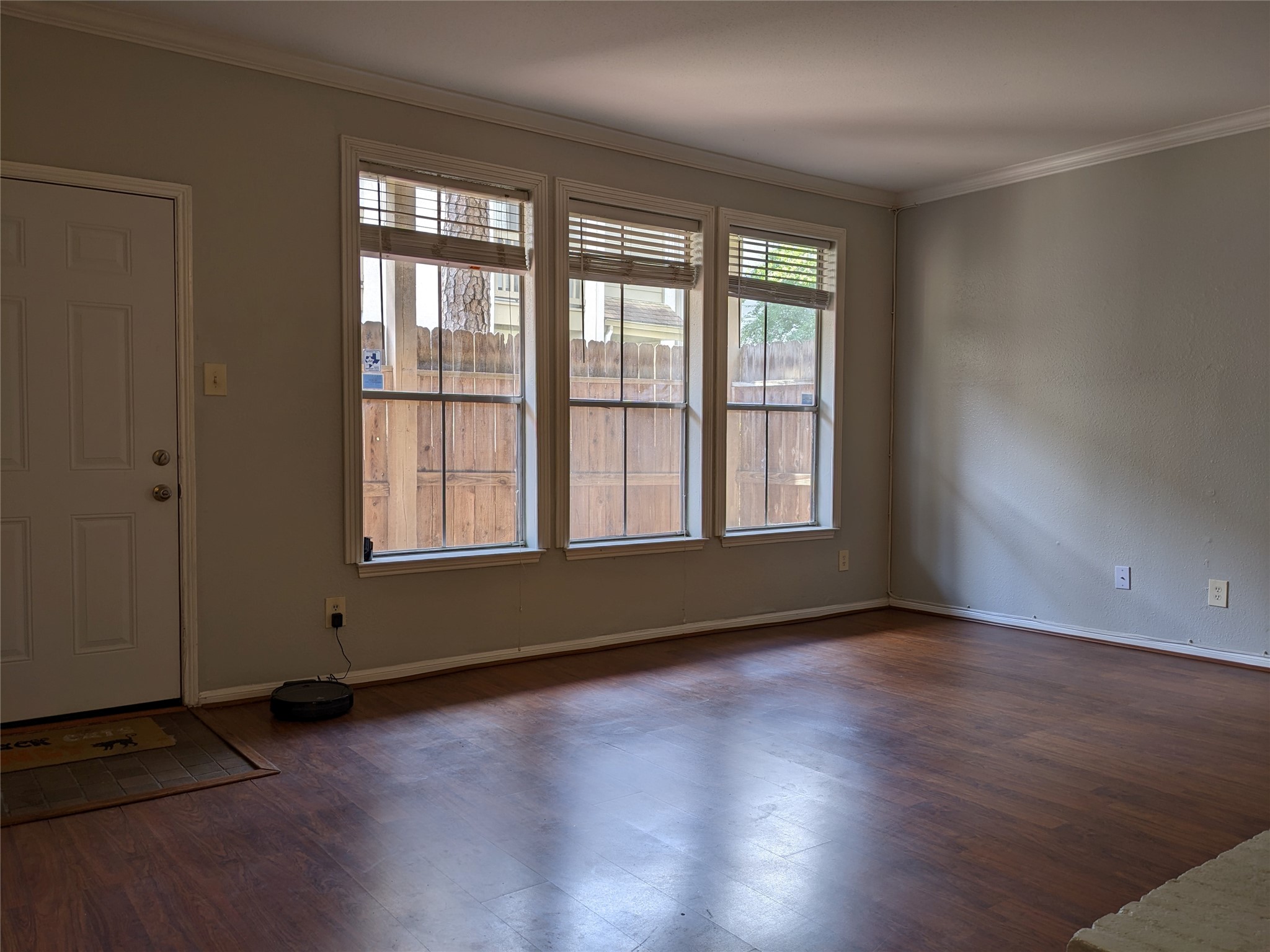 2100 Tanglewilde Street 241 Property Photo 4