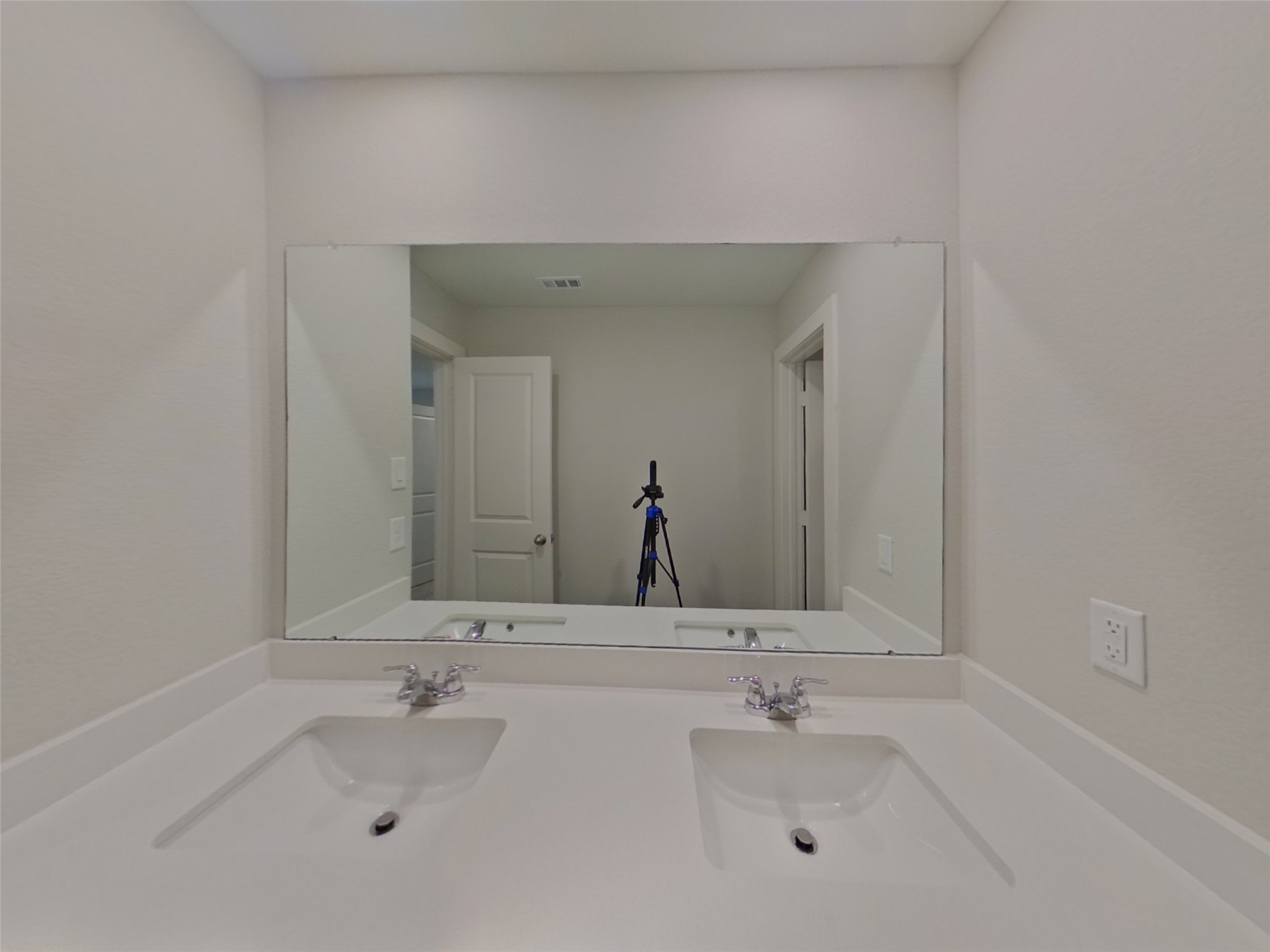 9835 Willow Creek Commerce Drive 101 Property Photo 12