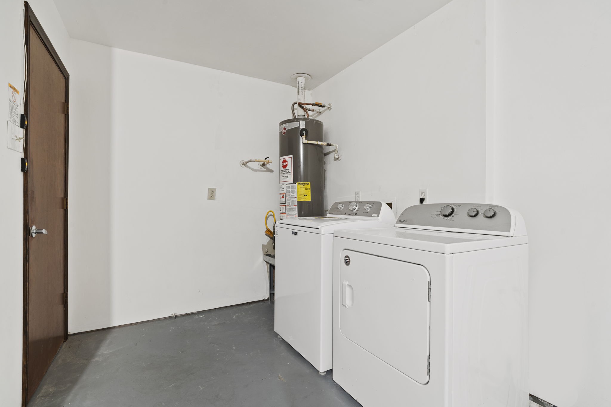 2502 Planters Row Property Photo 23