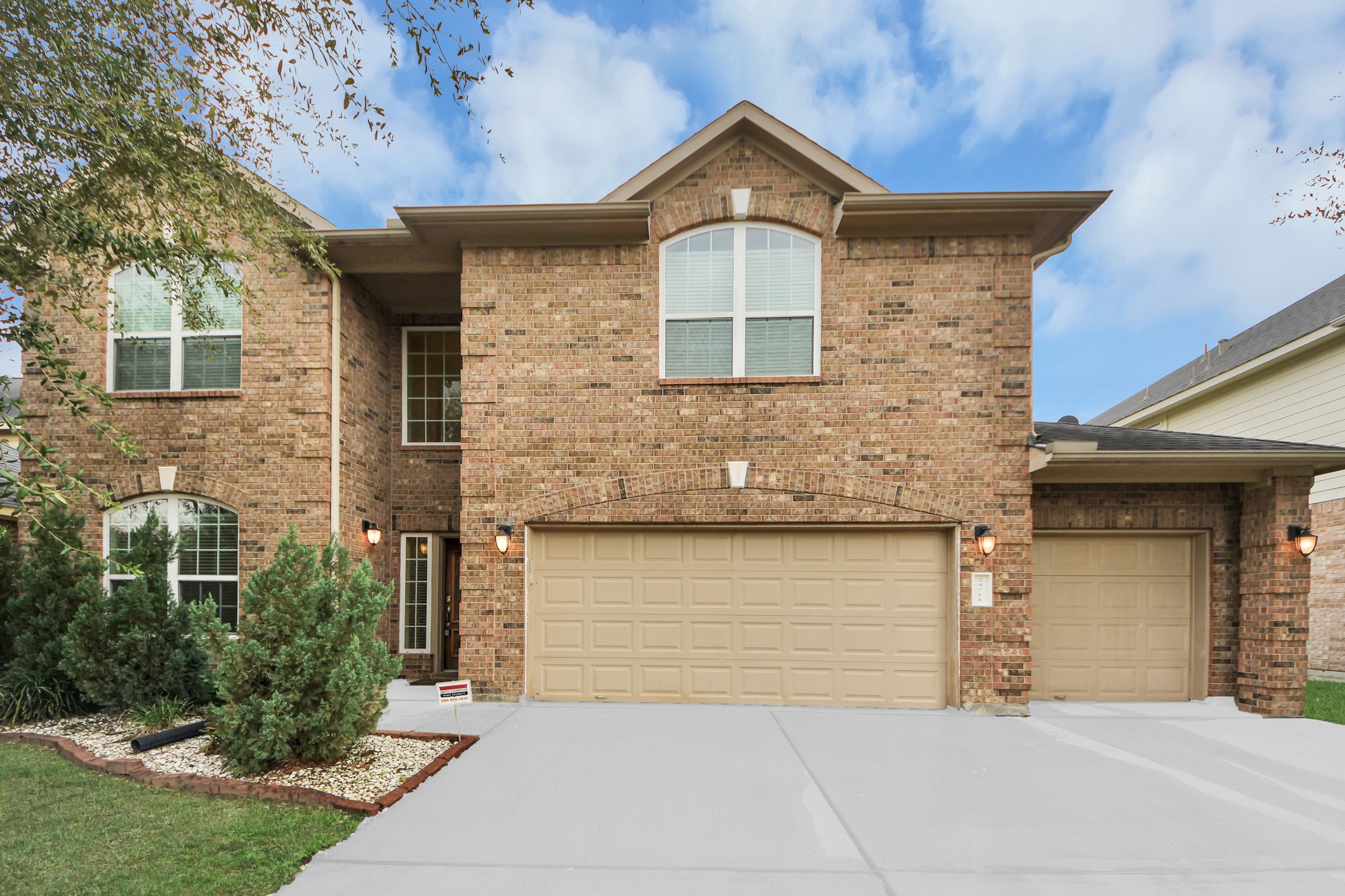 24711 Malca Manor Drive Property Photo 3