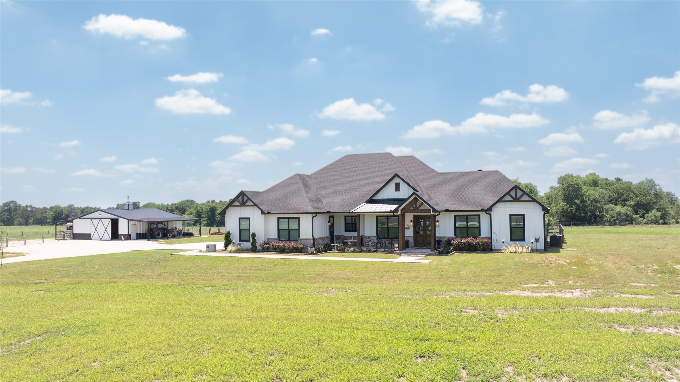 9163 N Fm 46 Property Photo 1