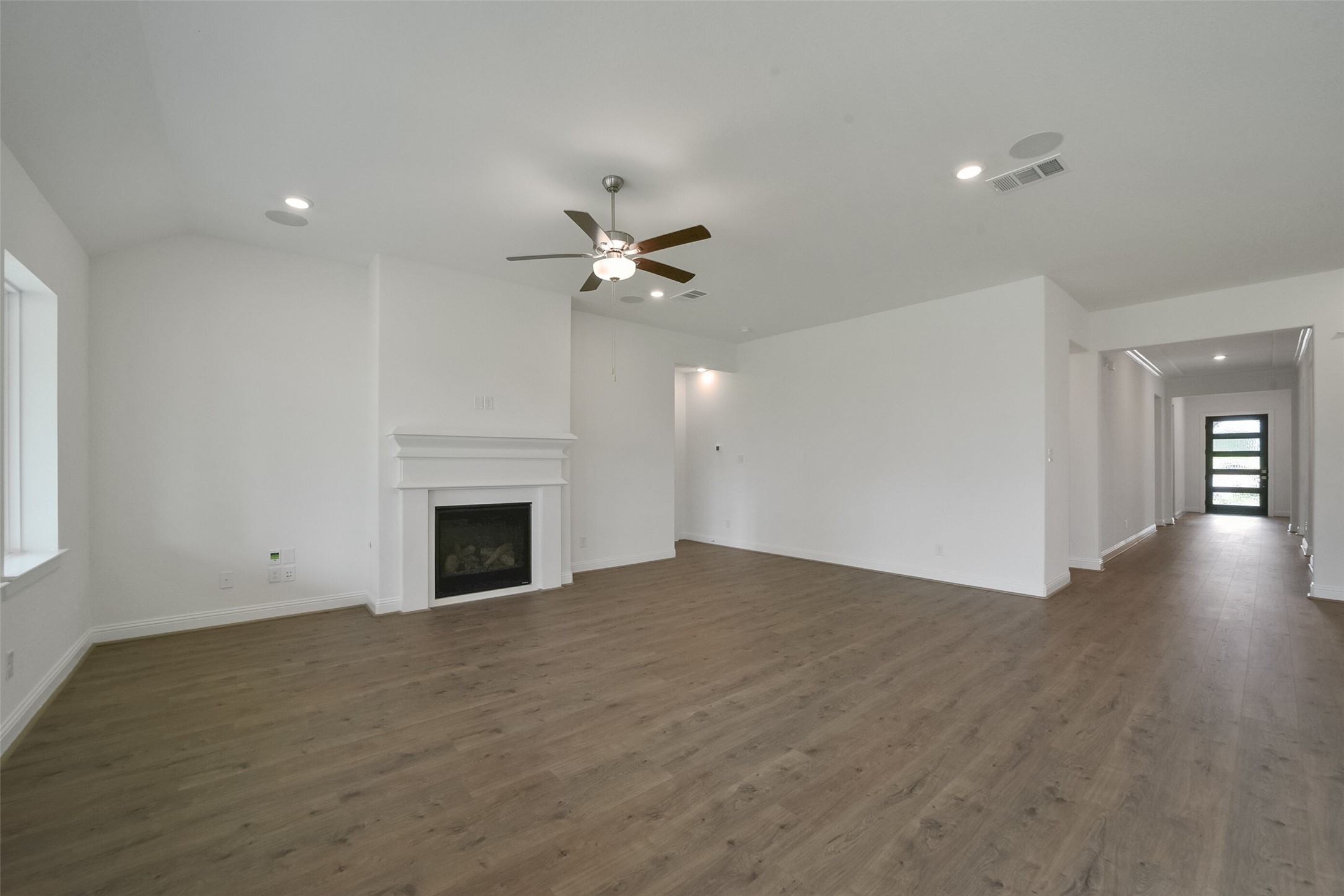 9815 Hunters Run Drive Property Photo 6