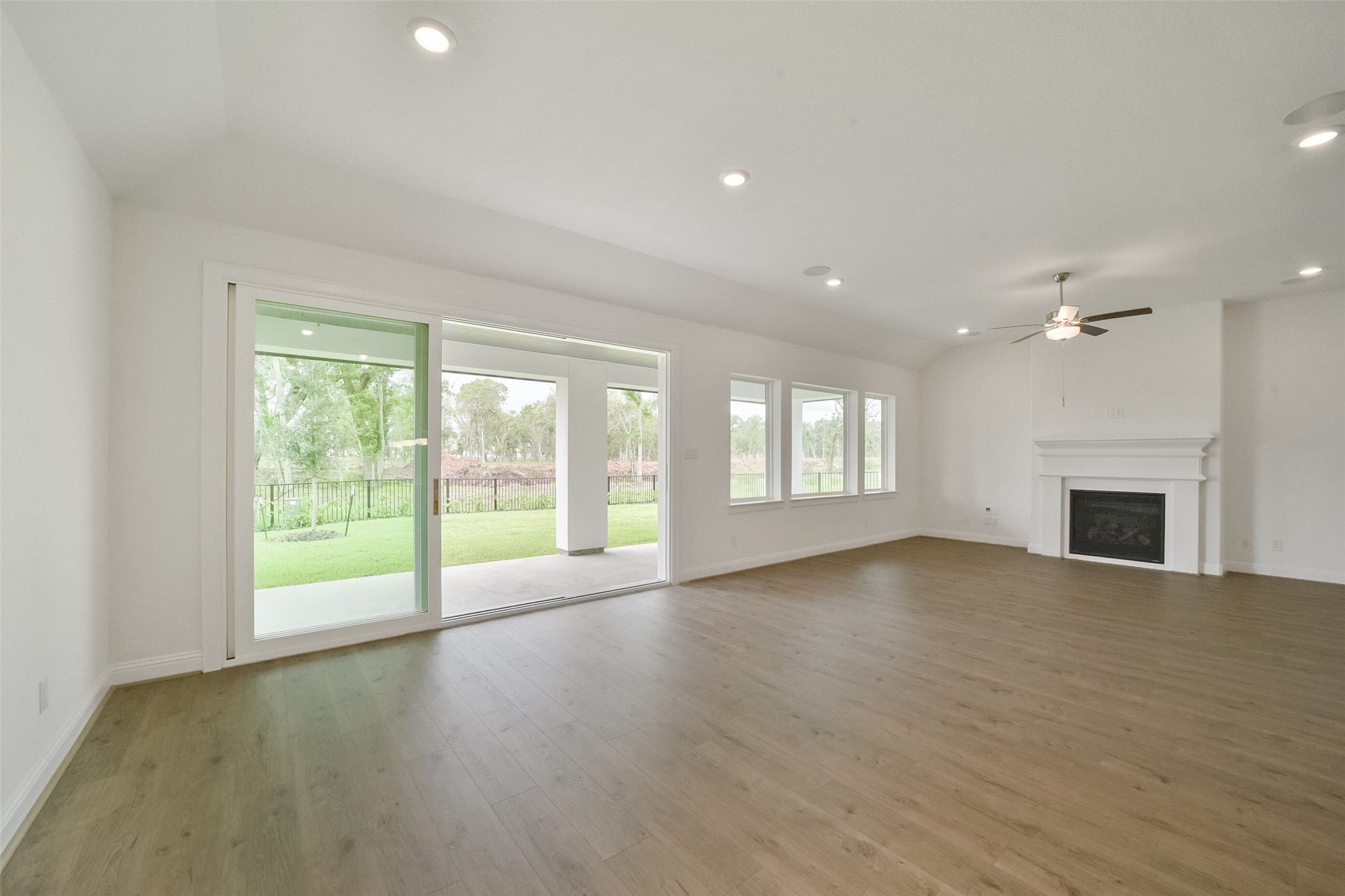 9815 Hunters Run Drive Property Photo 14