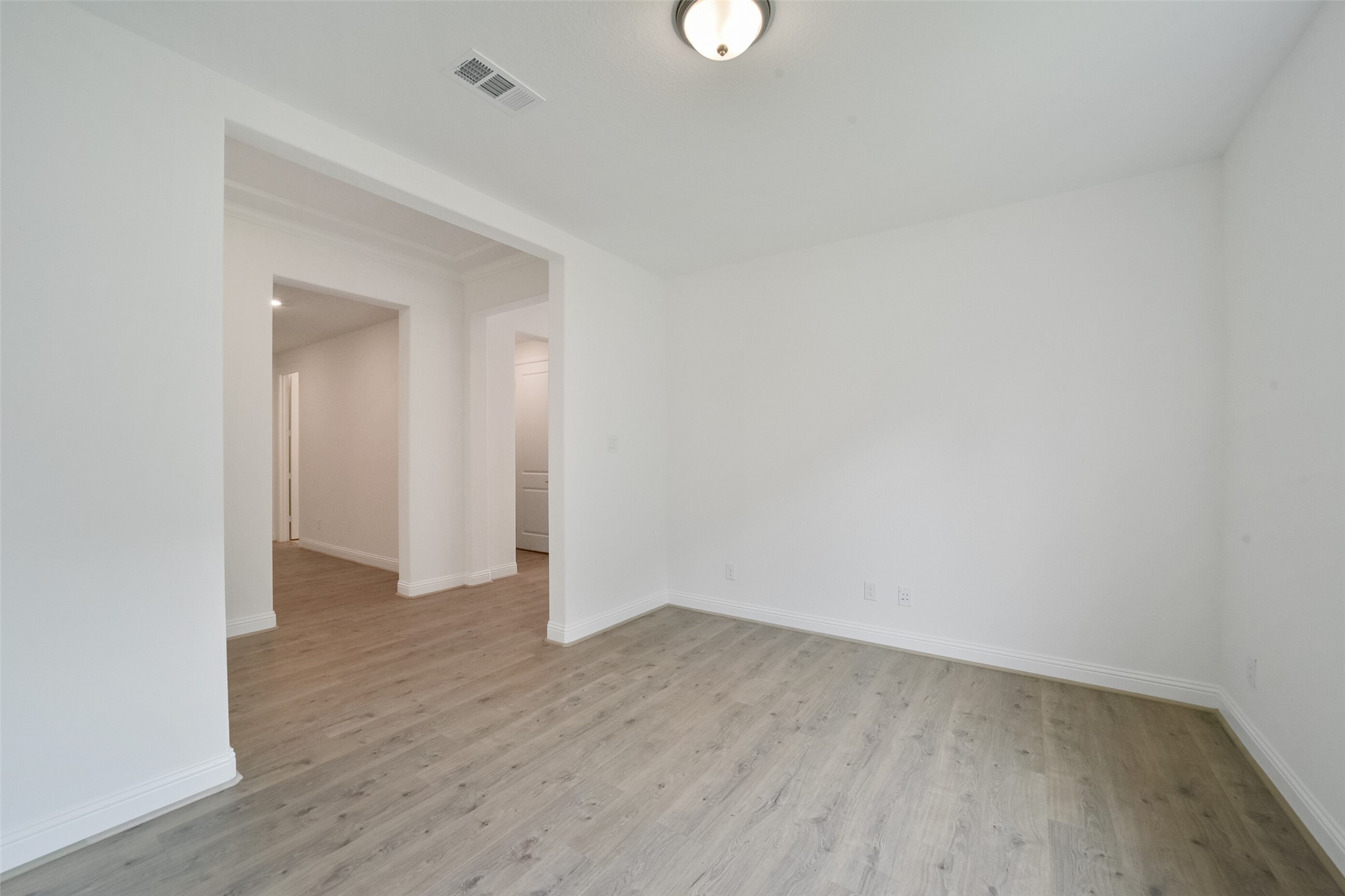 9815 Hunters Run Drive Property Photo 24