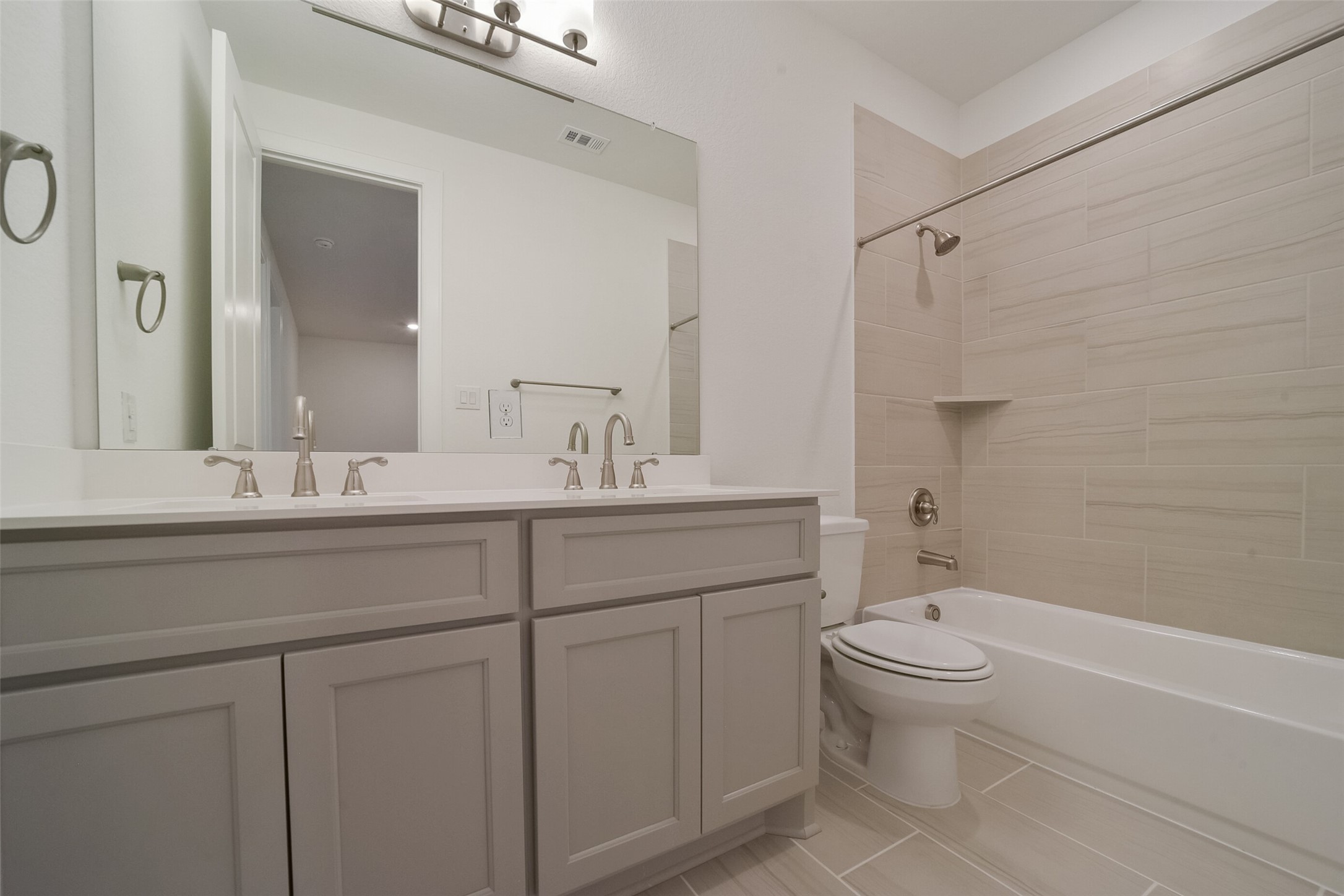 9815 Hunters Run Drive Property Photo 31