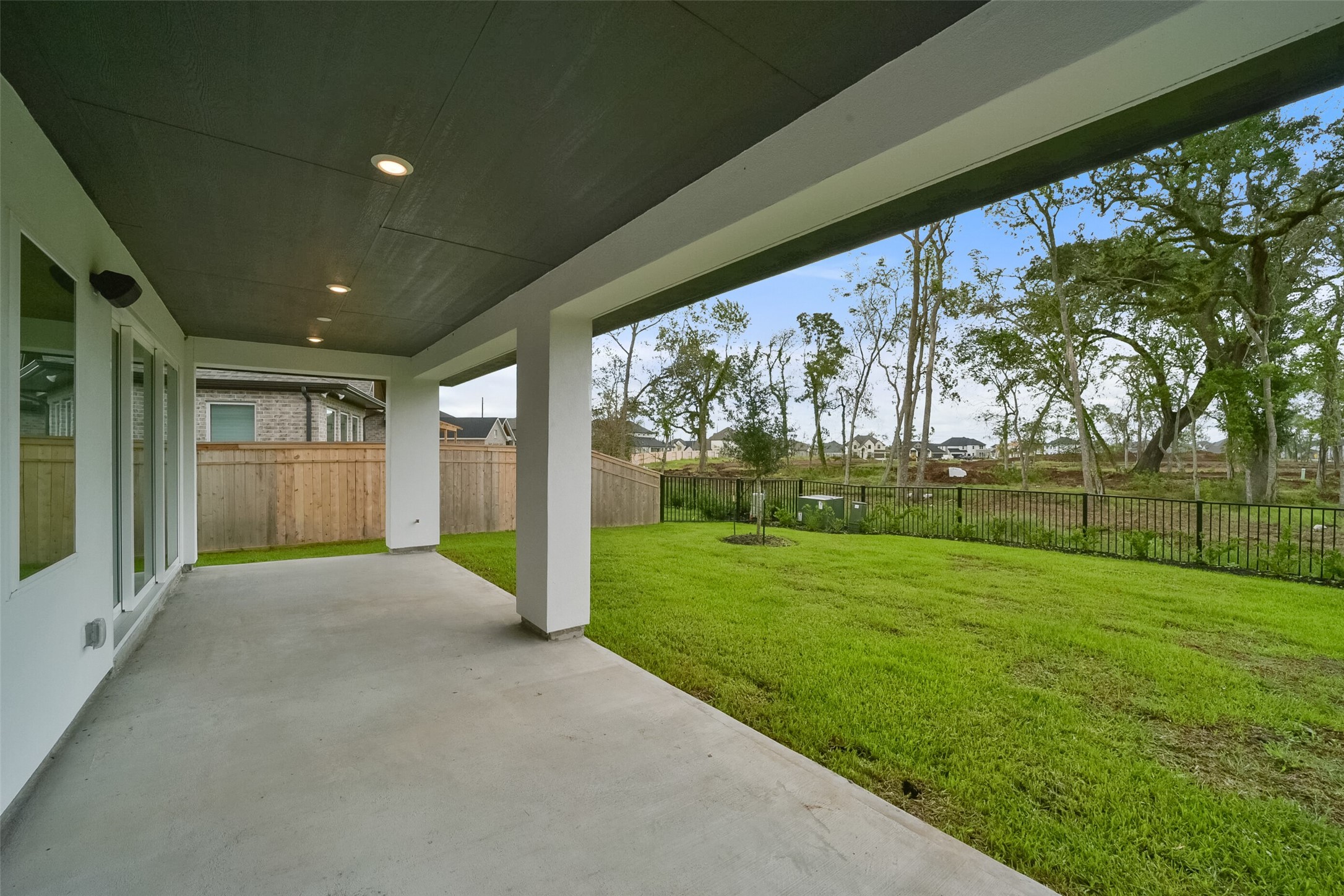 9815 Hunters Run Drive Property Photo 37