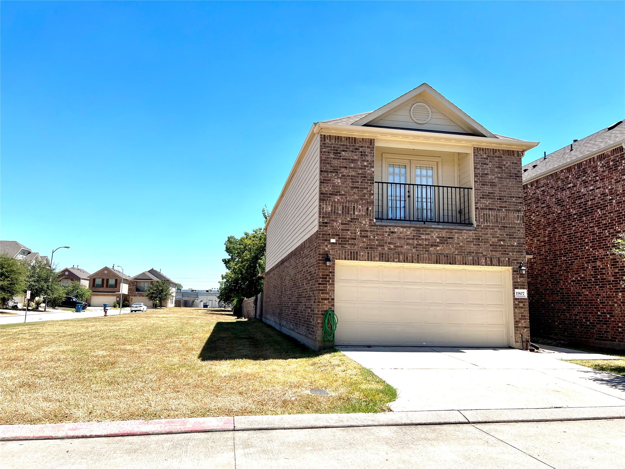 1907 Sophia Drive Property Photo 2