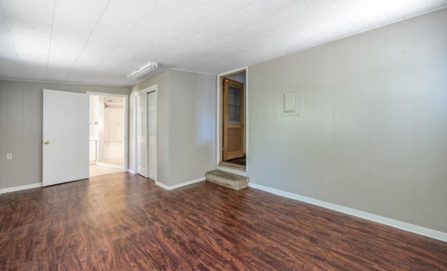 242 W Fannin Property Photo 9