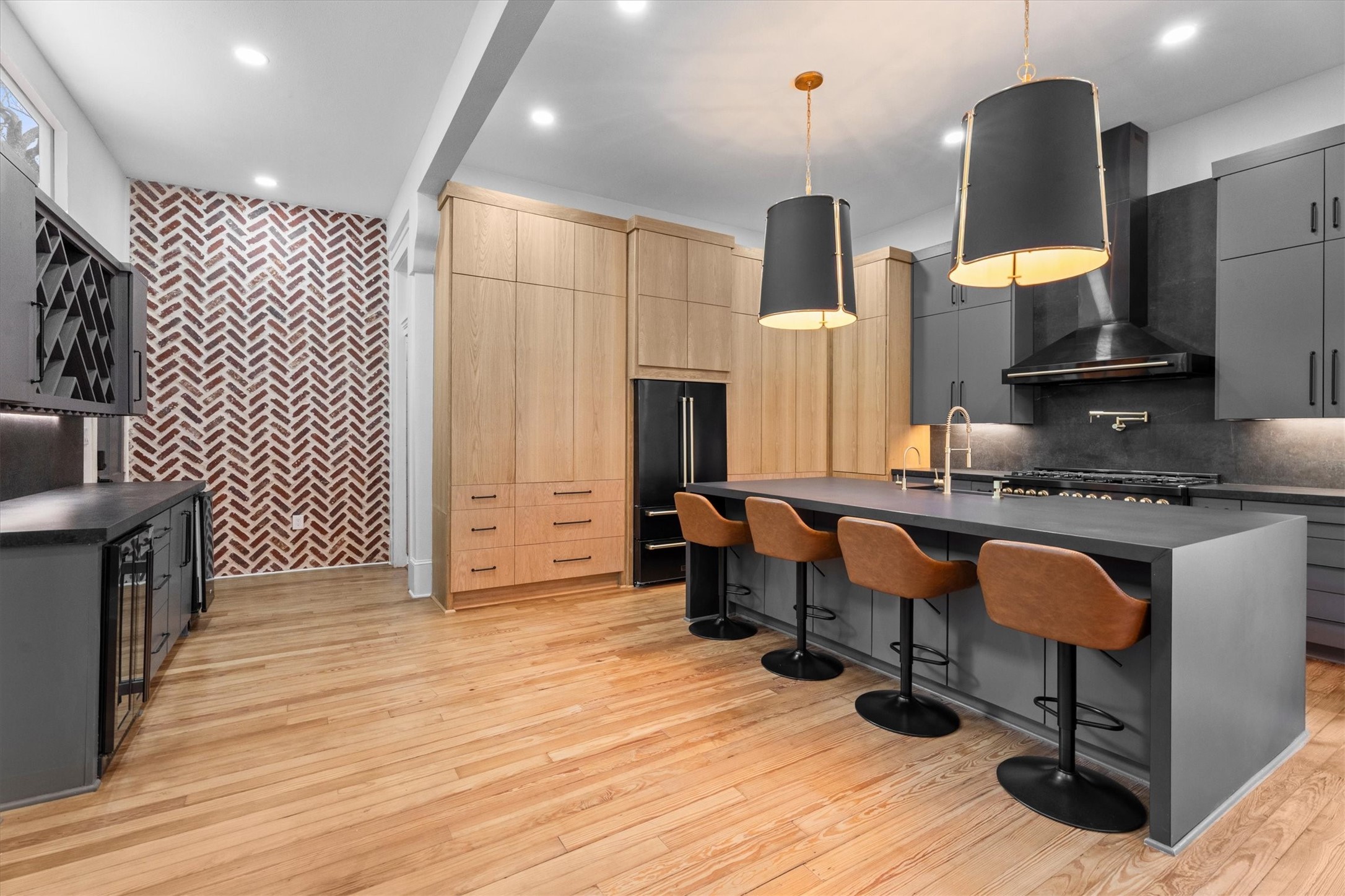 1522 Ball Street Property Photo 5