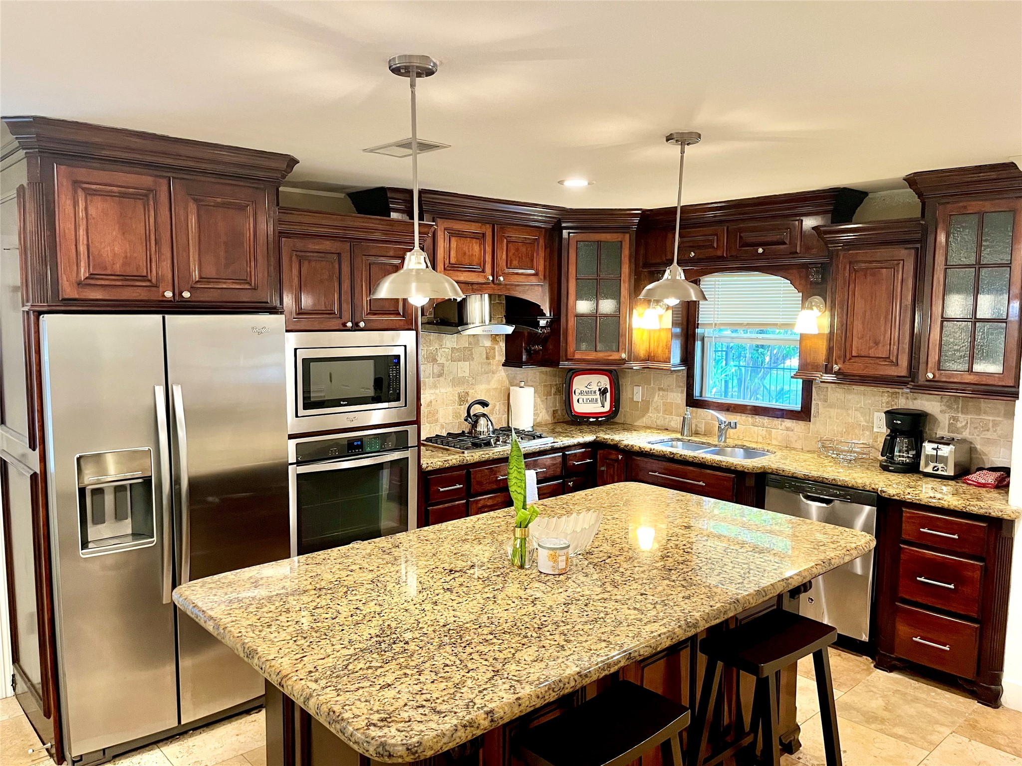 2109 N Red Cedar Circle Property Photo 2