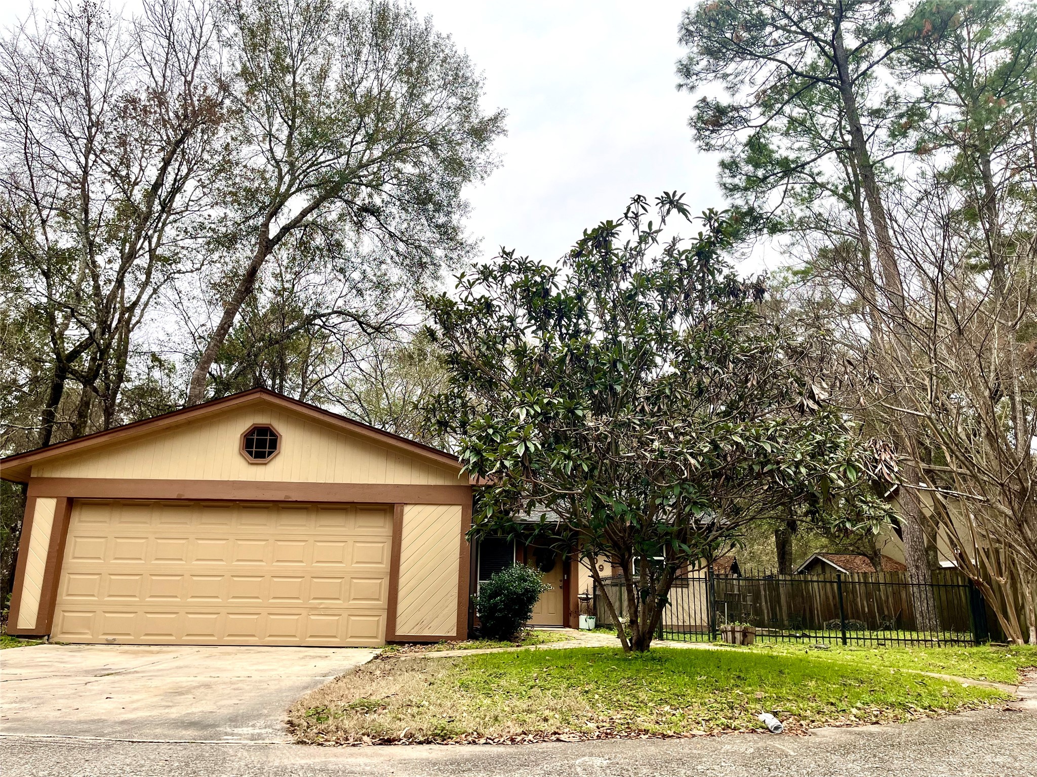 2109 N Red Cedar Circle Property Photo 3
