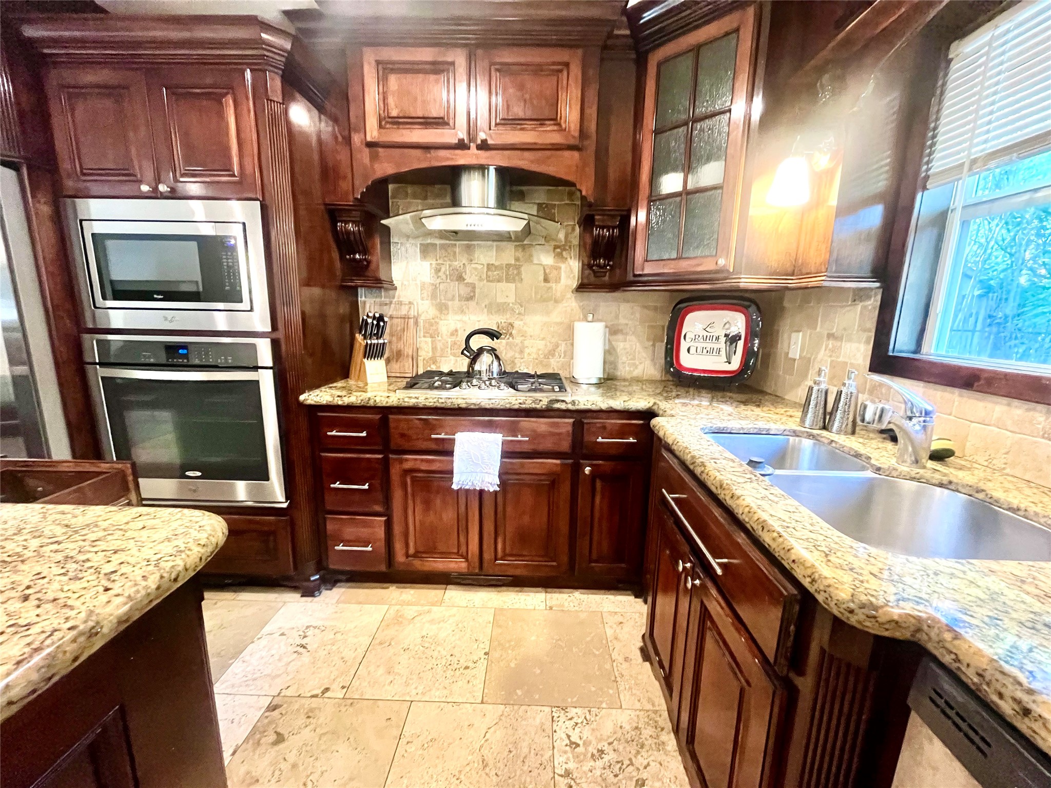 2109 N Red Cedar Circle Property Photo 4