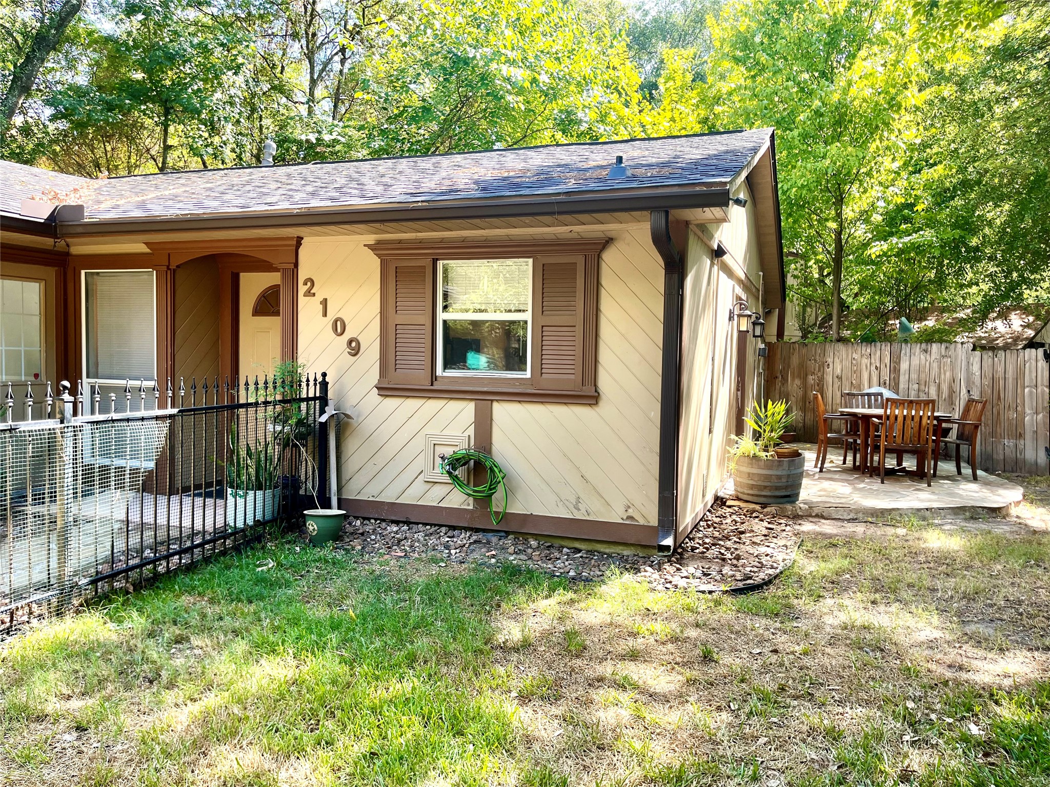 2109 N Red Cedar Circle Property Photo 18