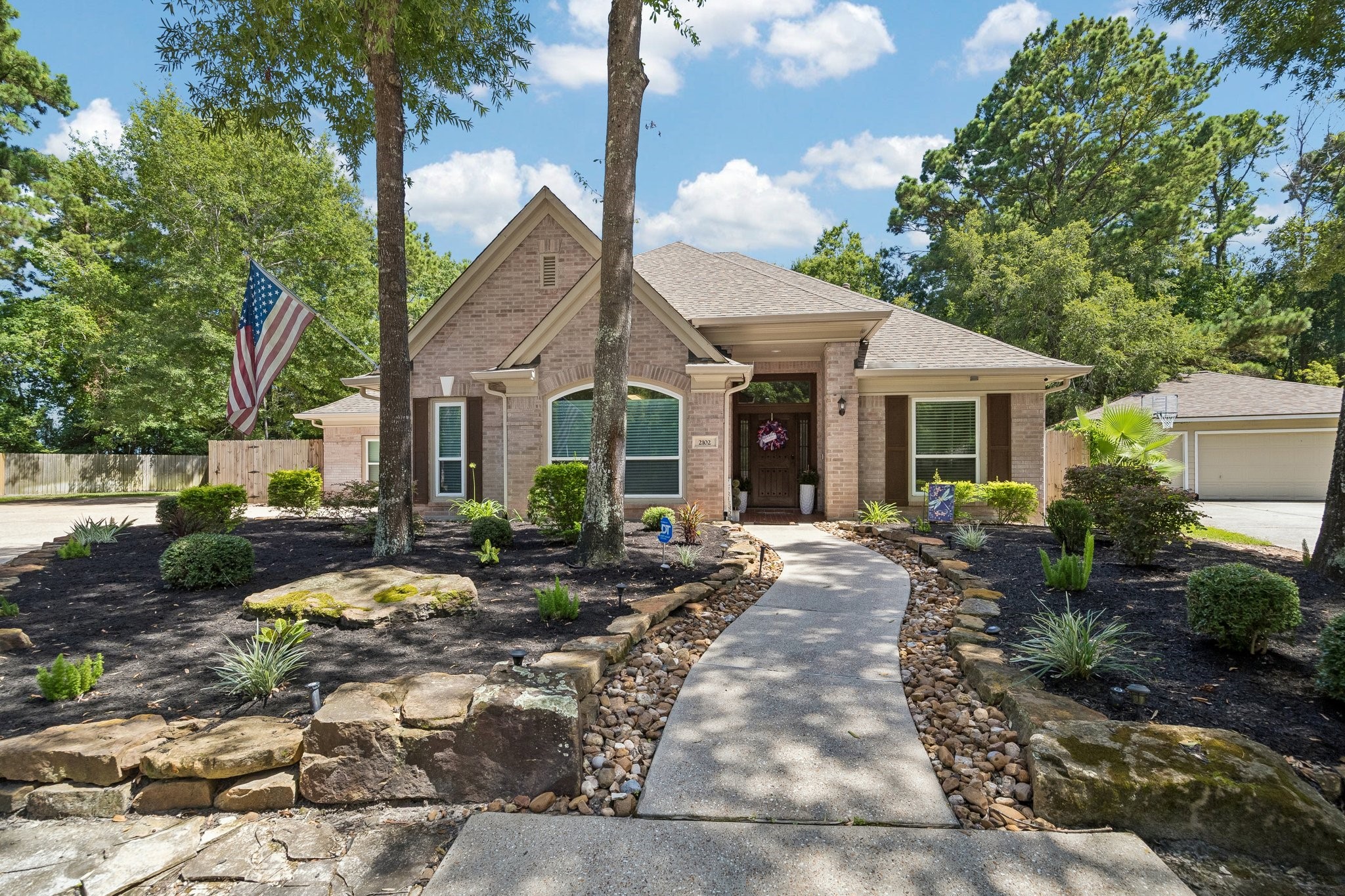 2102 Hickory Village Circle Property Photo 3