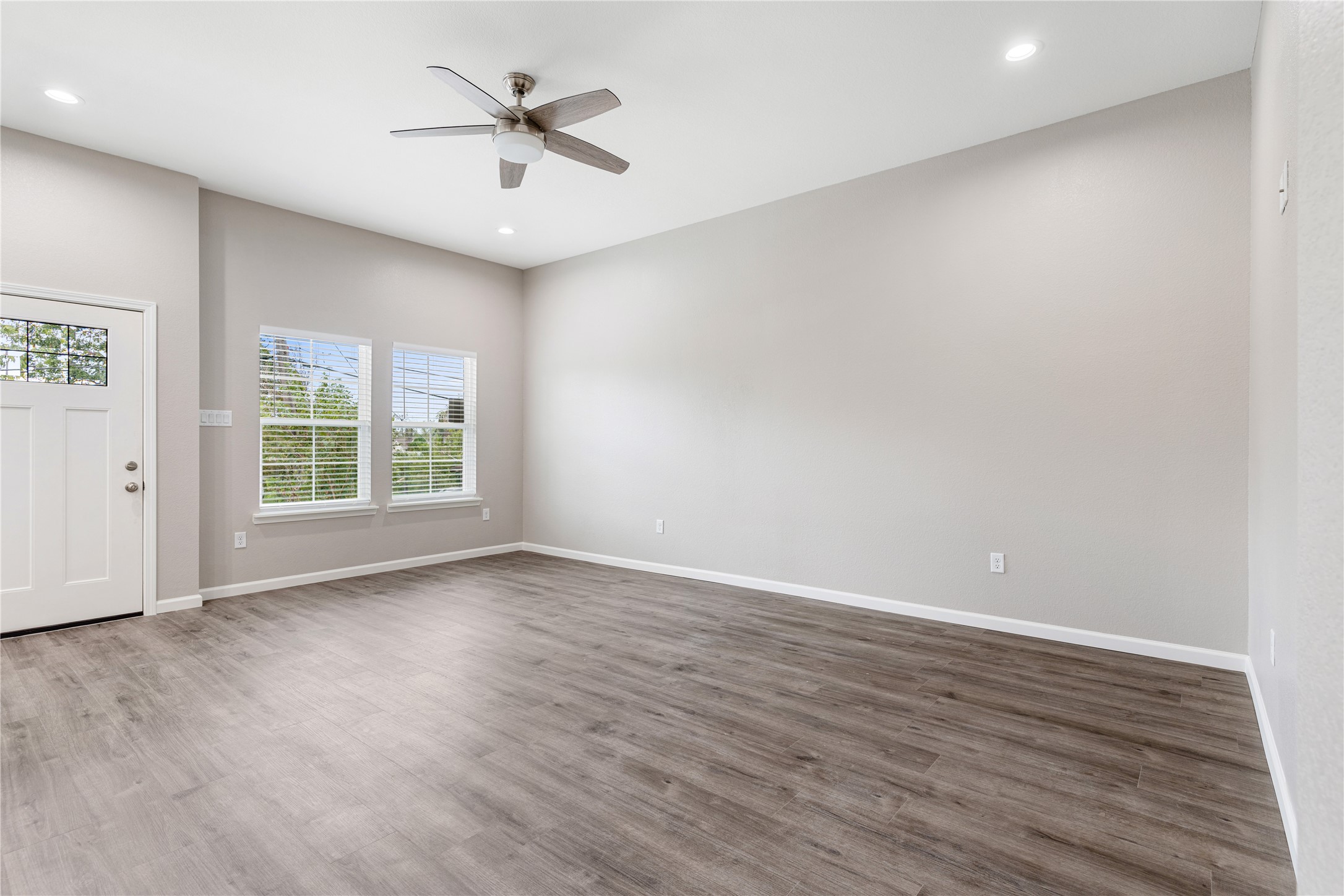 1321 E 35th Street Property Photo 9