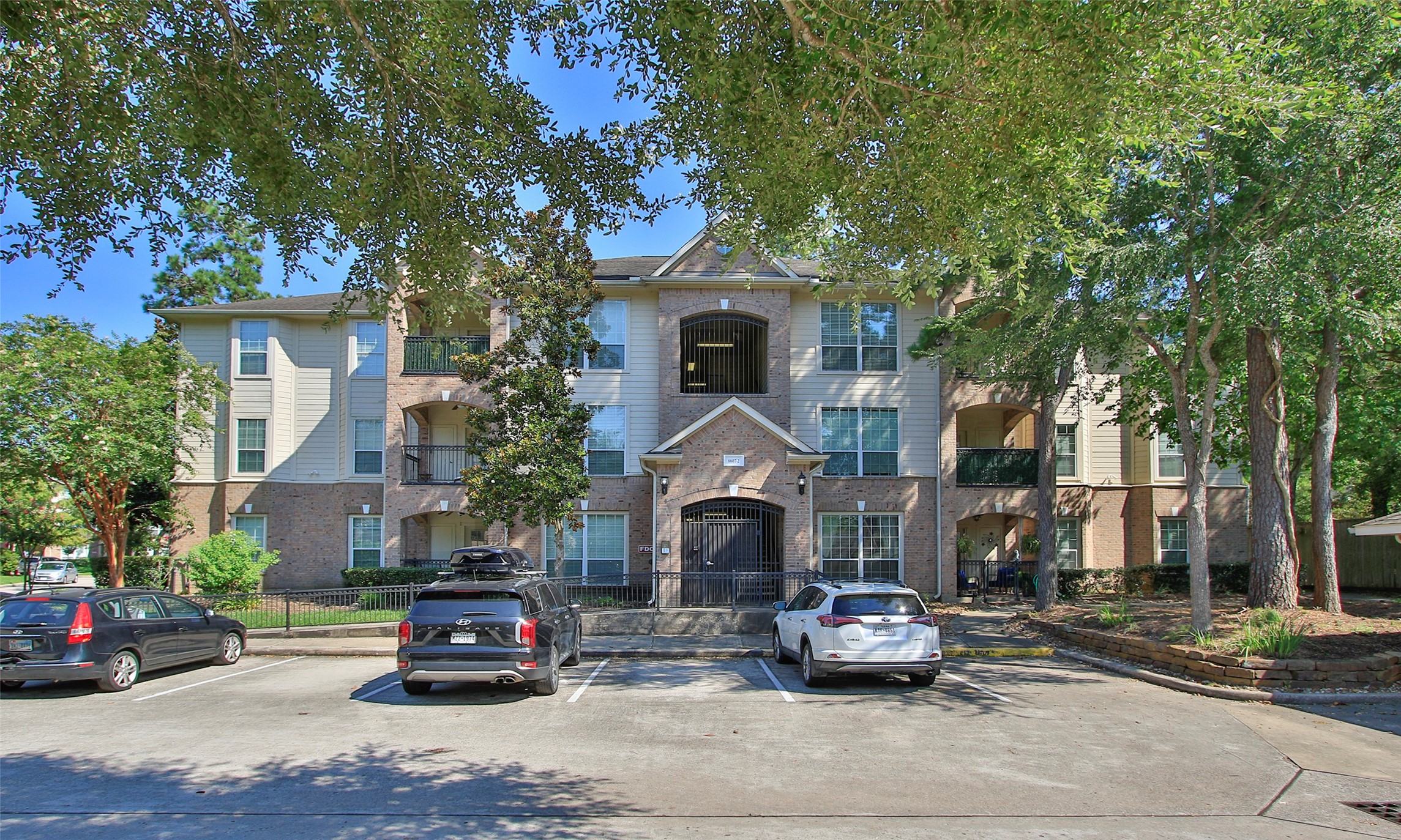 6607 Lake Woodlands Drive 223 Property Photo 1