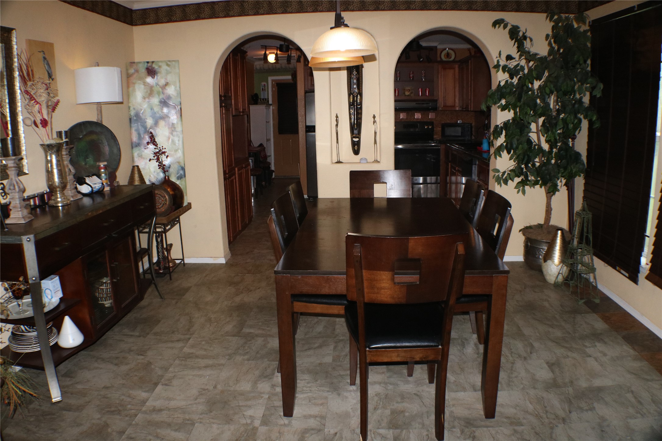 9401 Hillis Street Property Photo 9