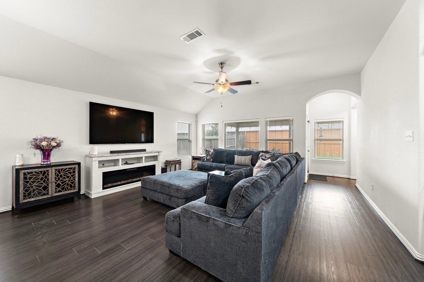 23706 Via Viale Drive Property Photo 3