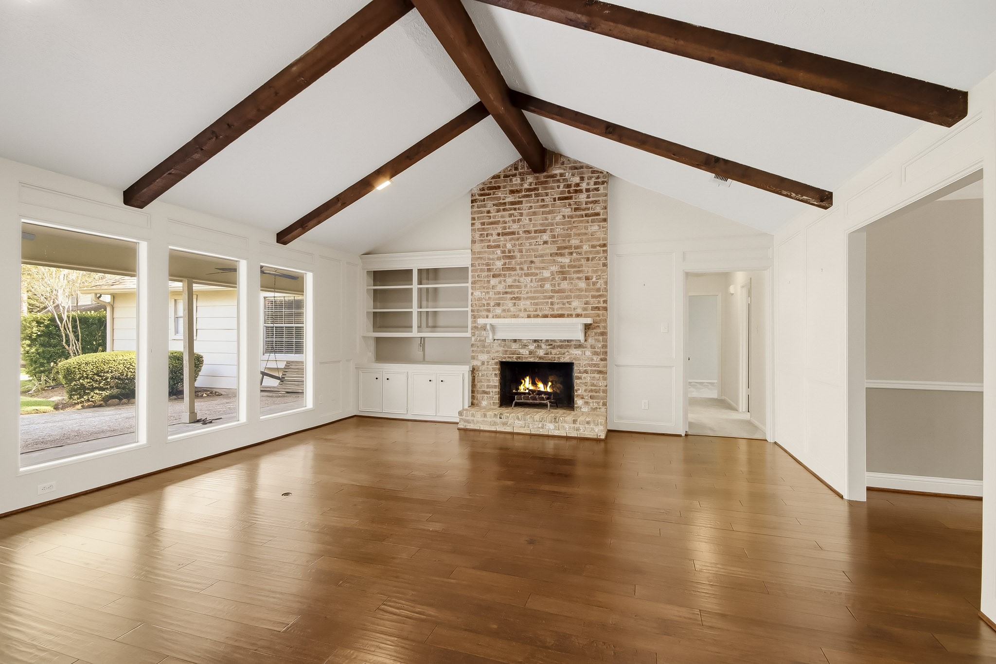 3519 Oak Lake Drive Property Photo 3