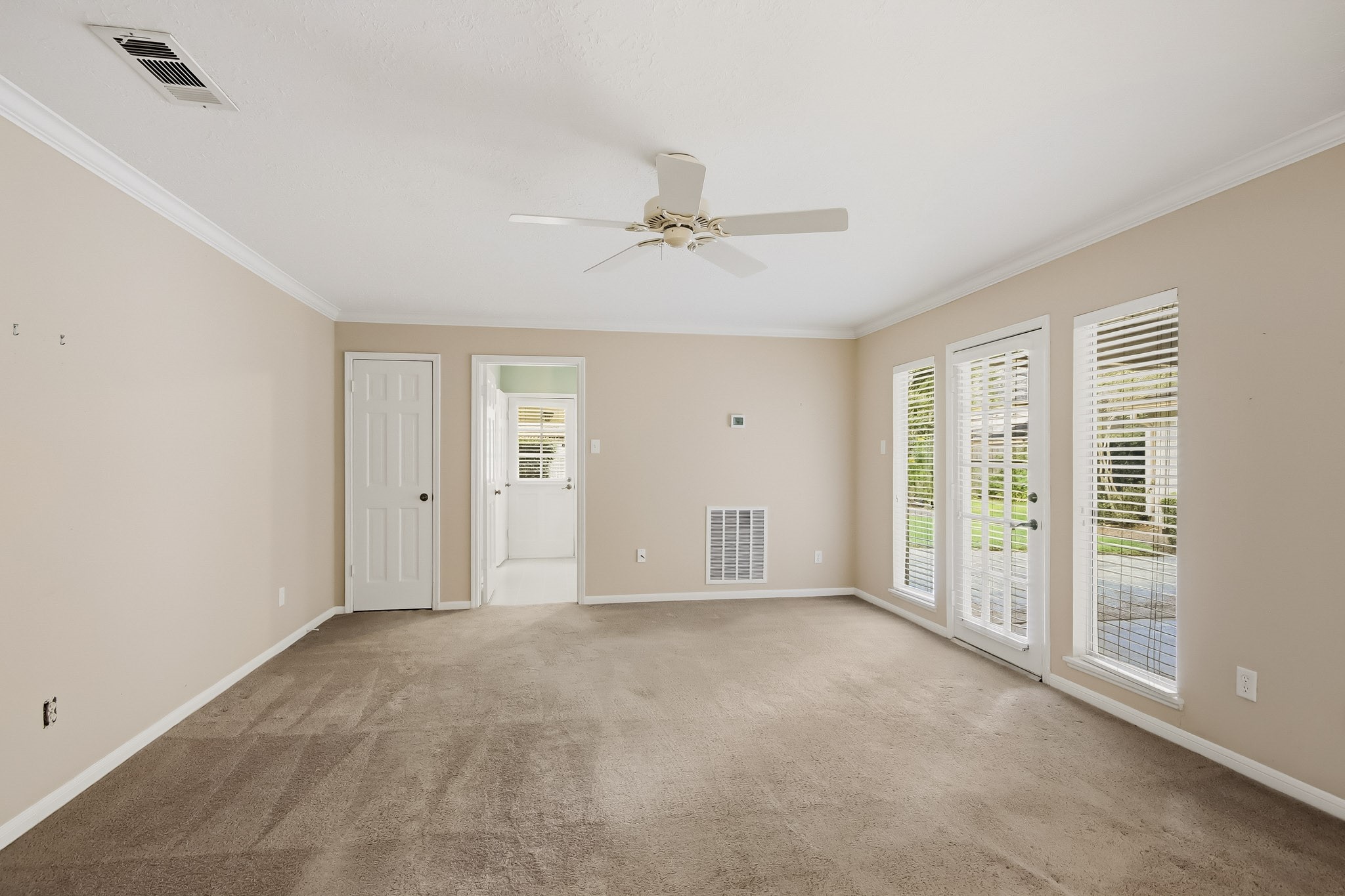 3519 Oak Lake Drive Property Photo 9
