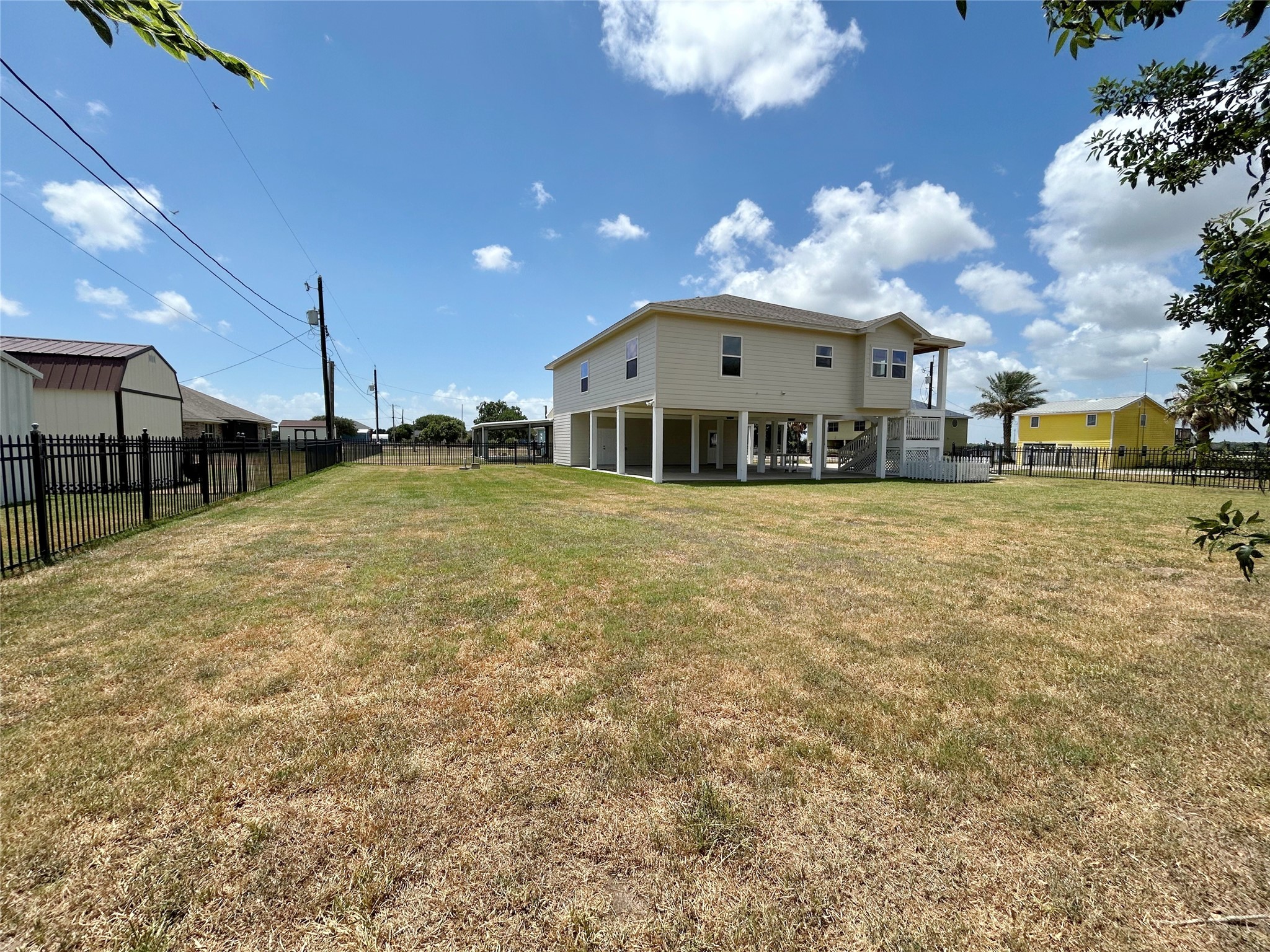 811 W Bayshore Drive Property Photo 4