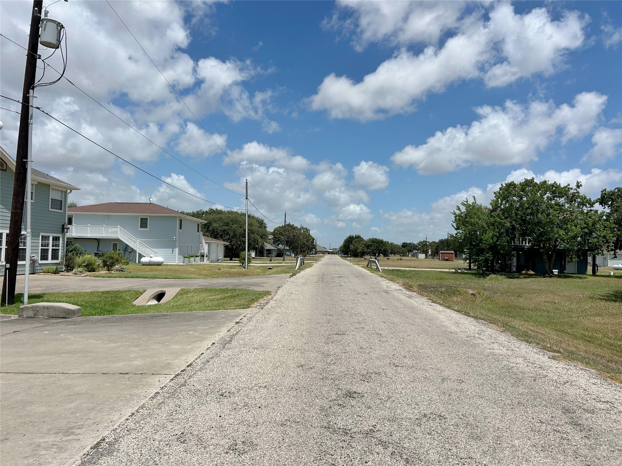811 W Bayshore Drive Property Photo 6