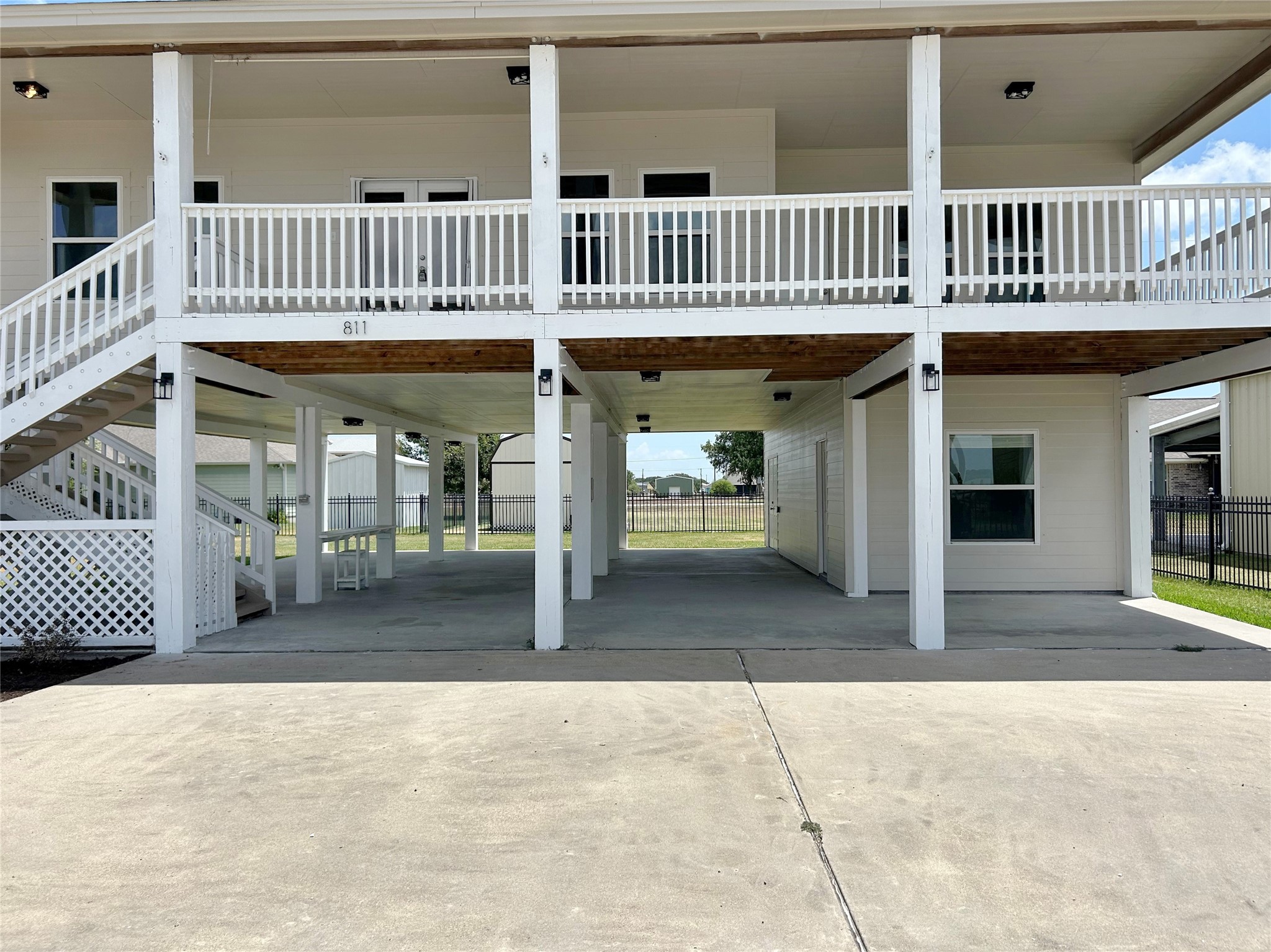 811 W Bayshore Drive Property Photo 7